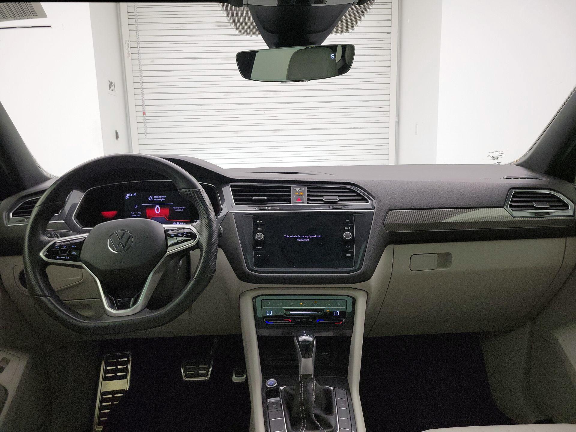 Thumbnail: 2022 Volkswagen Tiguan - 9