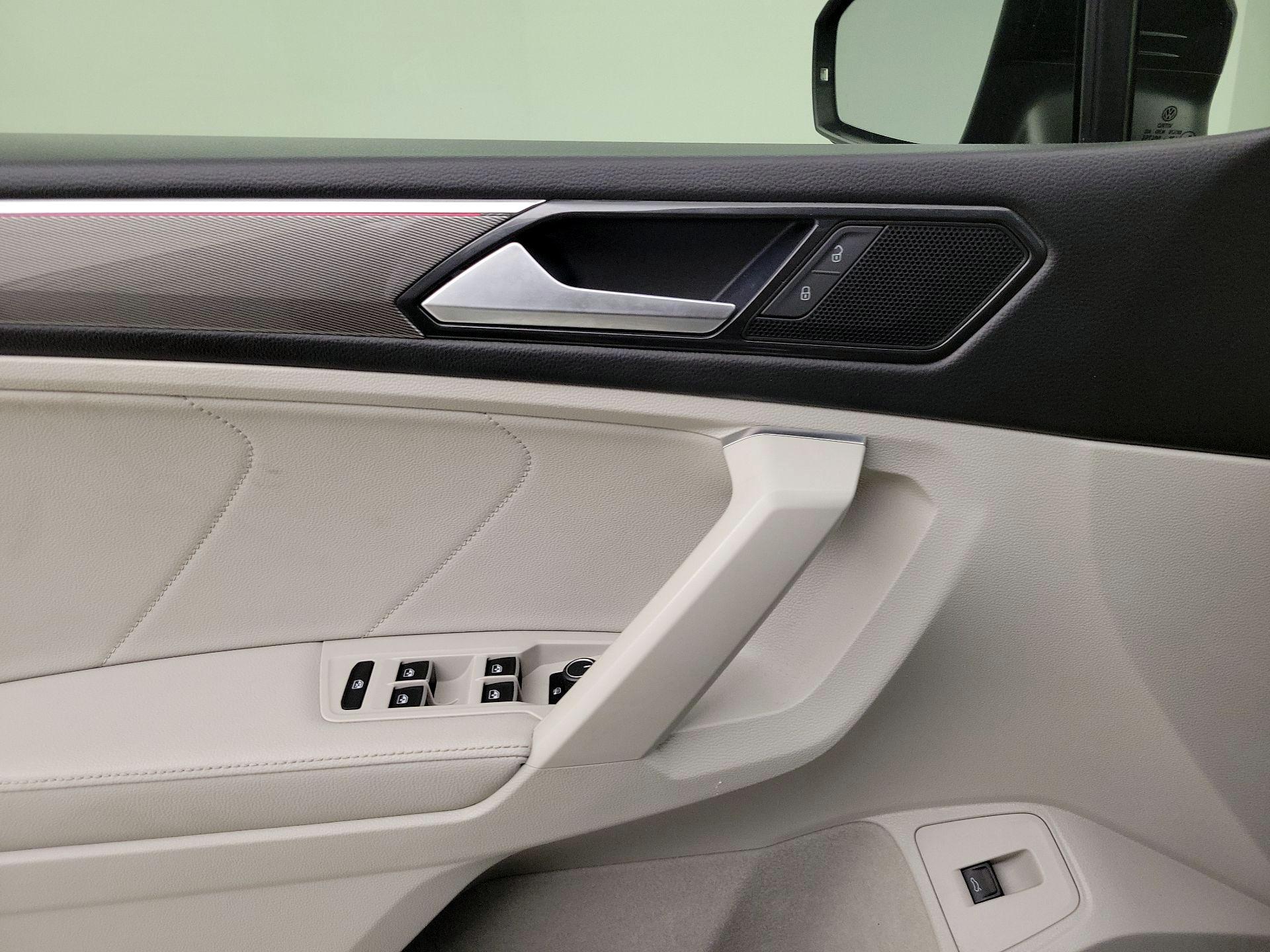 Thumbnail: 2022 Volkswagen Tiguan - 12