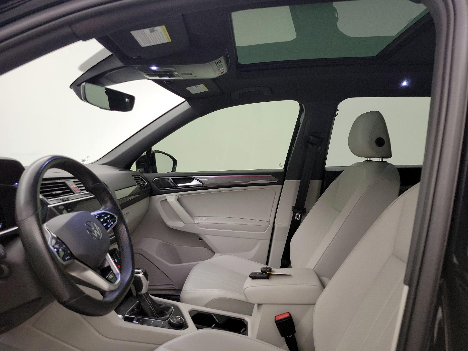 Thumbnail: 2022 Volkswagen Tiguan - 19