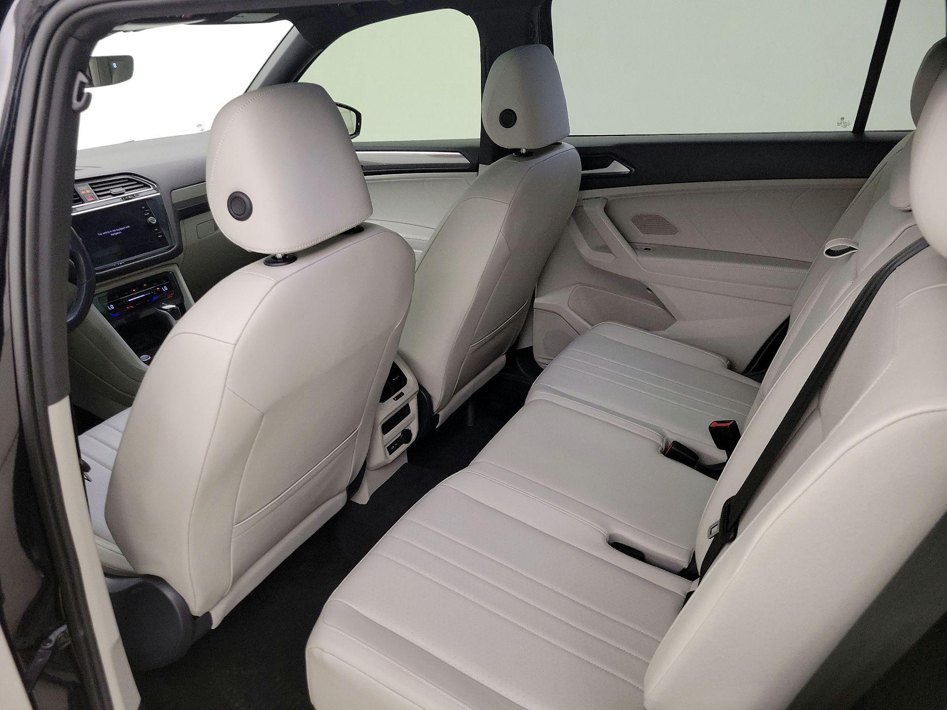 Thumbnail: 2022 Volkswagen Tiguan - 20