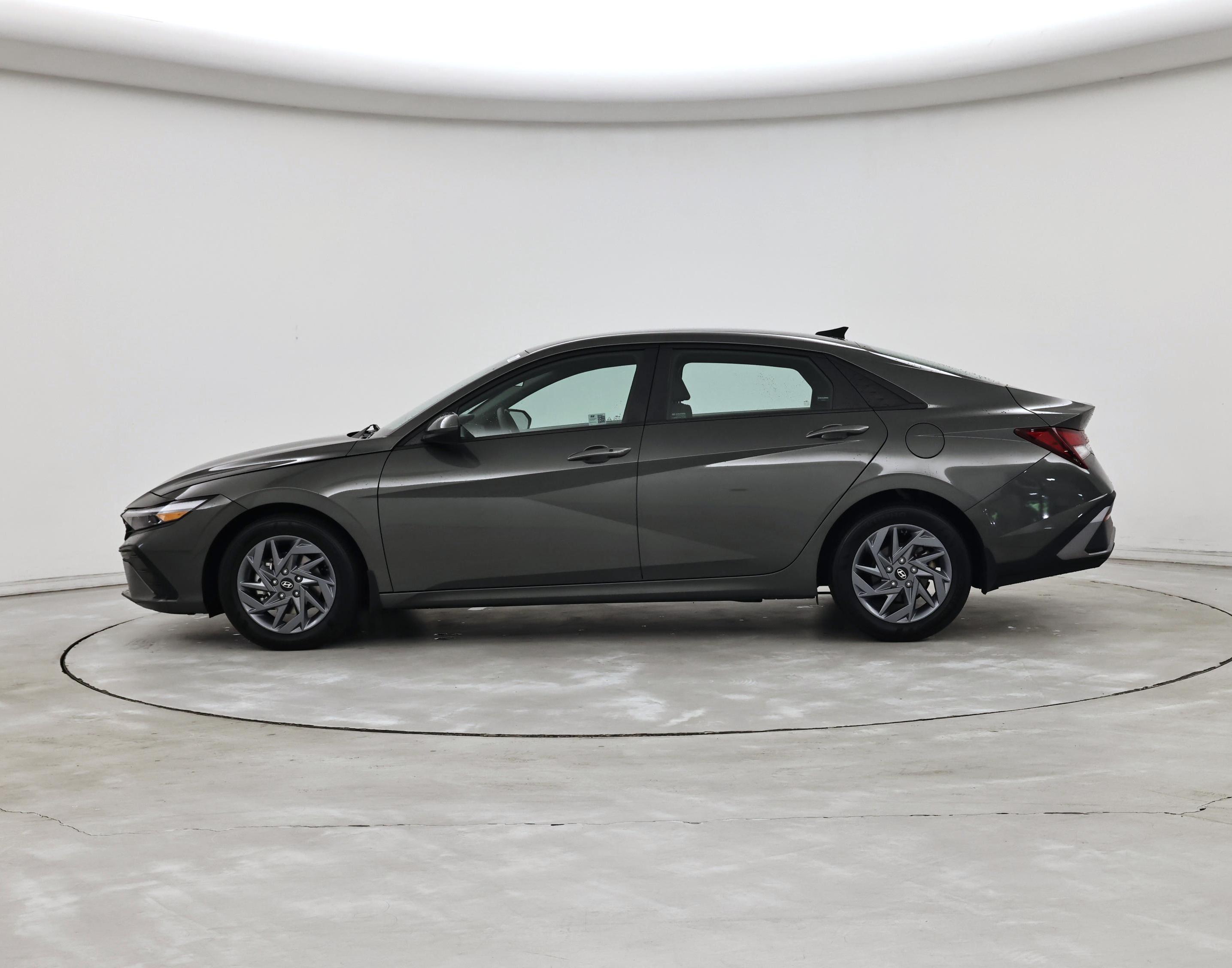 Thumbnail: 2024 Hyundai Elantra - 3