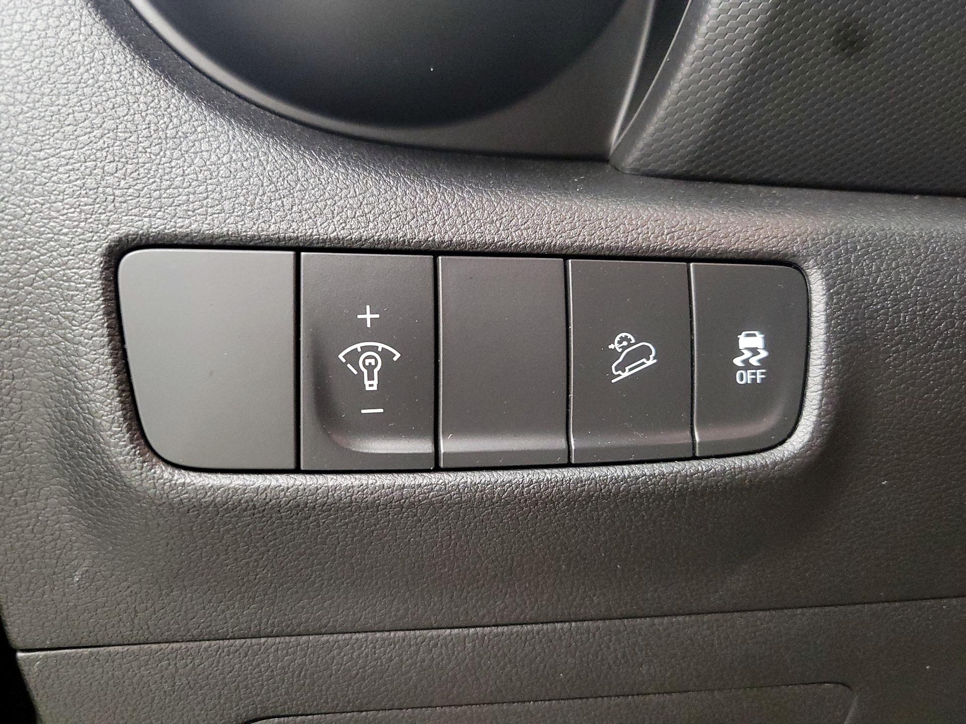 Thumbnail: 2023 Hyundai Kona - 13