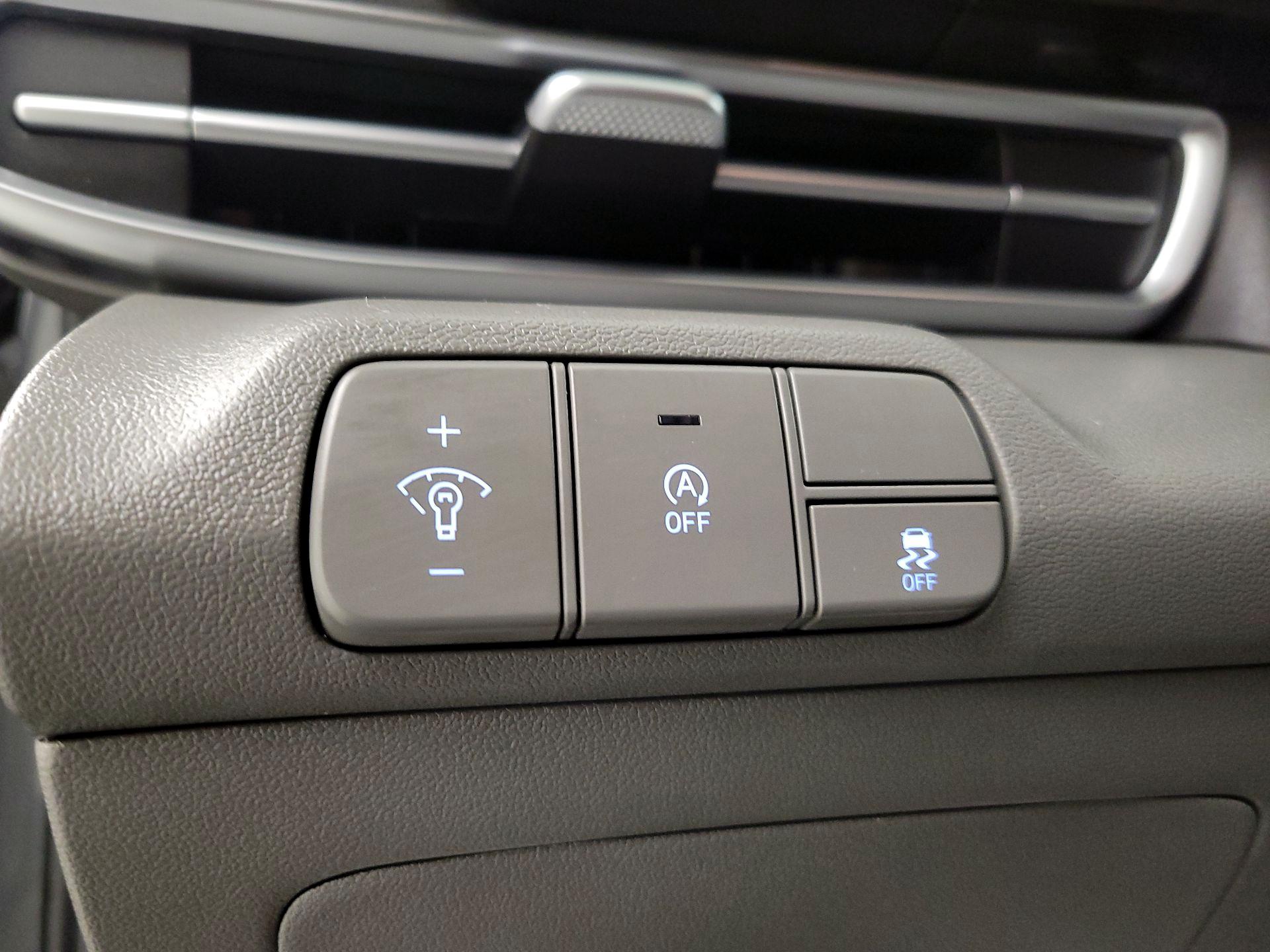 Thumbnail: 2025 Hyundai Elantra - 13