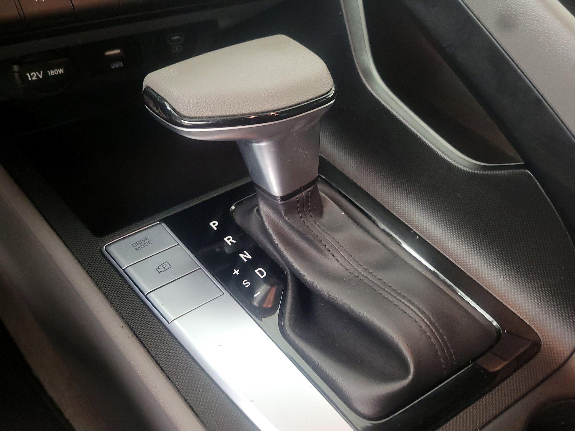 Thumbnail: 2025 Hyundai Elantra - 17