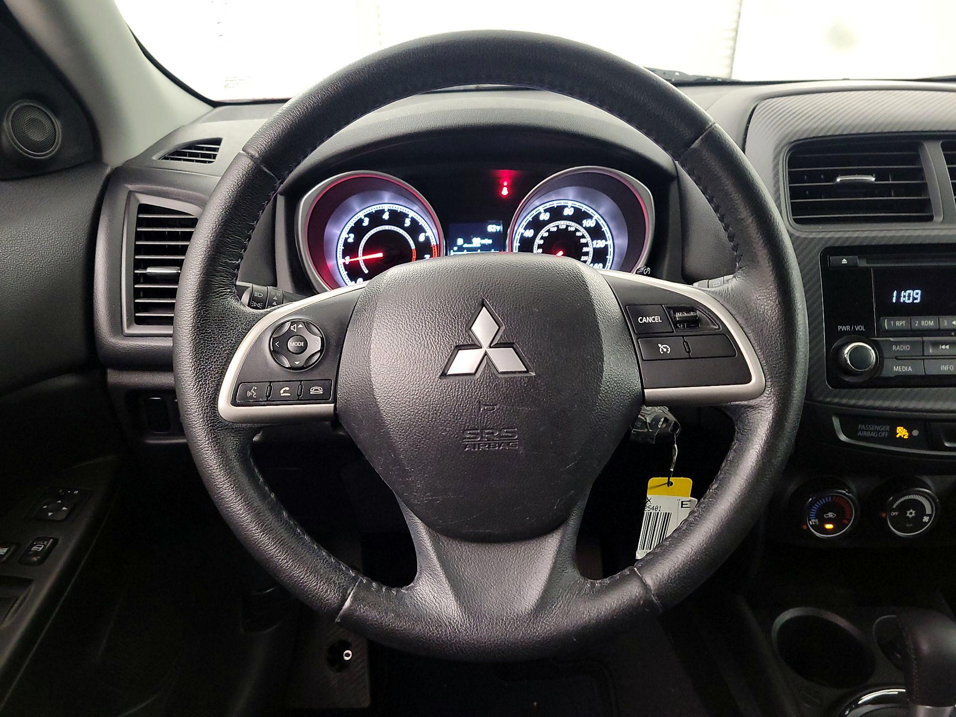 Thumbnail: 2015 Mitsubishi Outlander Sport - 10