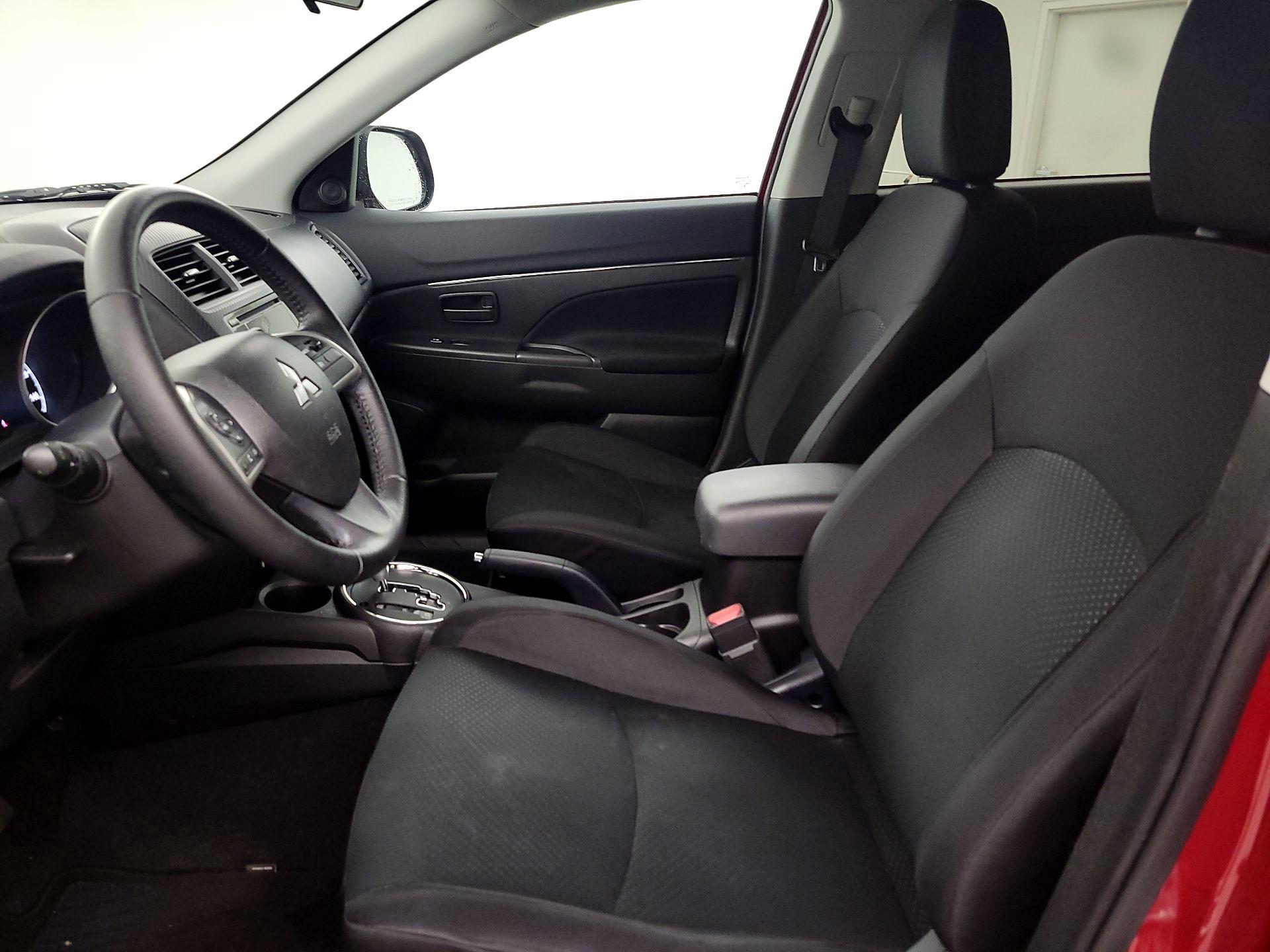 Thumbnail: 2015 Mitsubishi Outlander Sport - 11