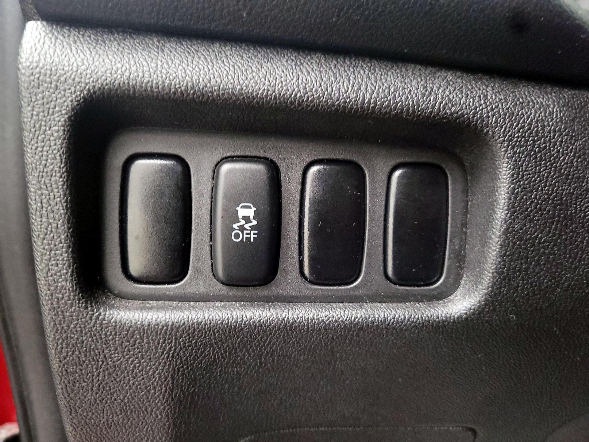 Thumbnail: 2015 Mitsubishi Outlander Sport - 13