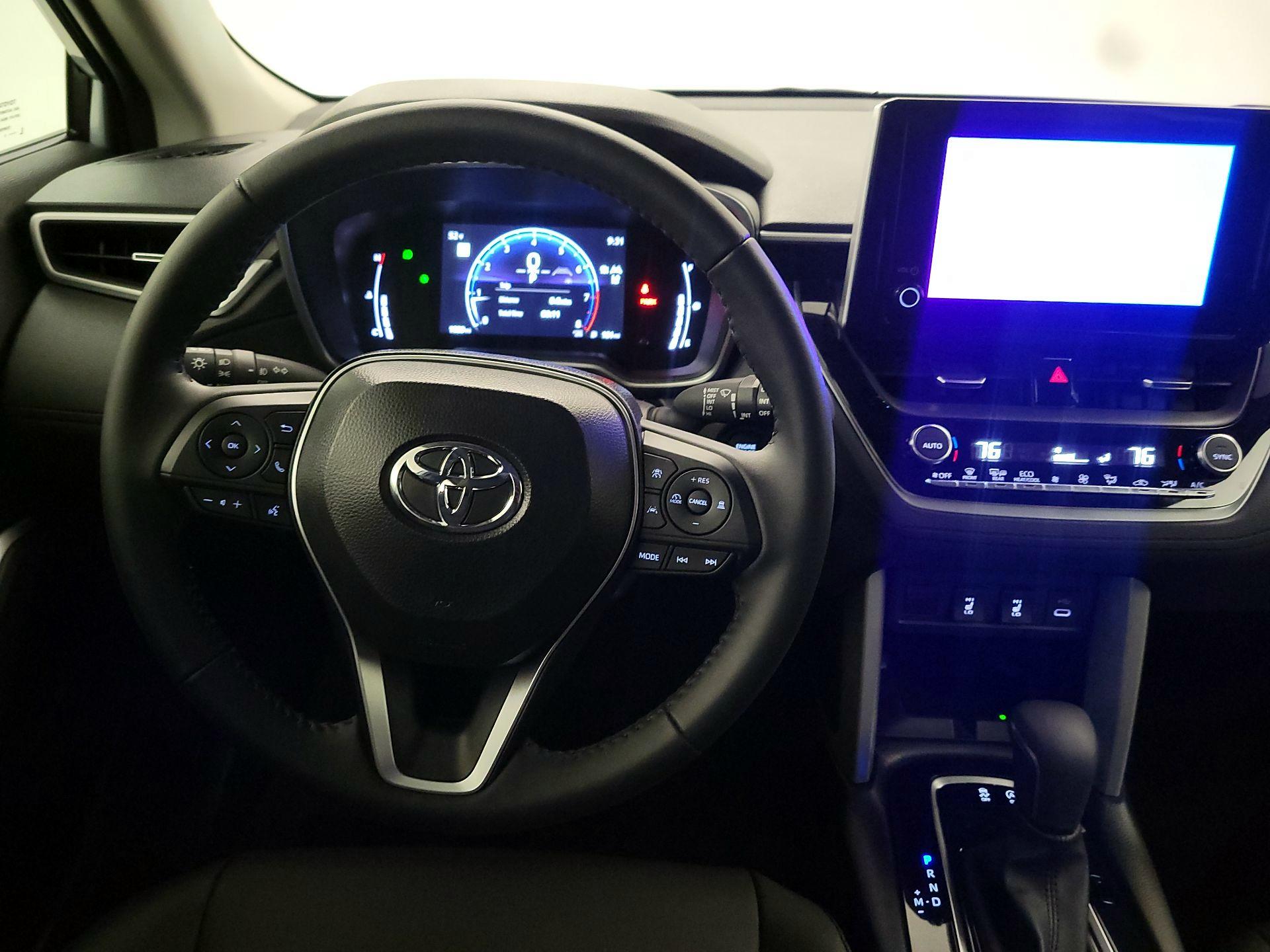 Thumbnail: 2025 Toyota Corolla Cross - 10