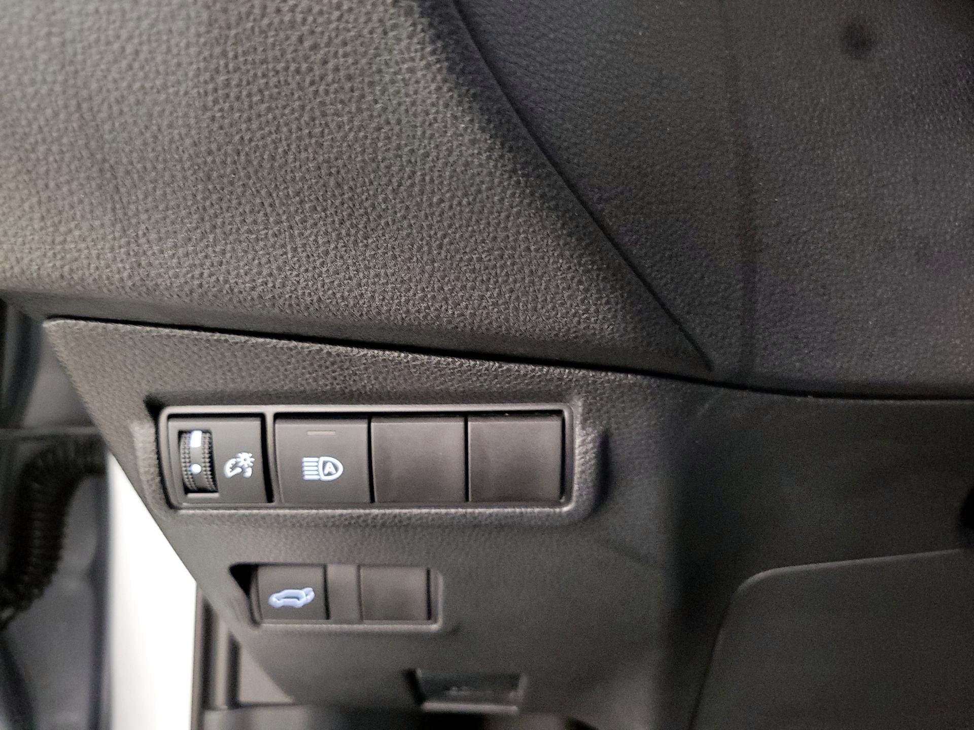 Thumbnail: 2025 Toyota Corolla Cross - 13