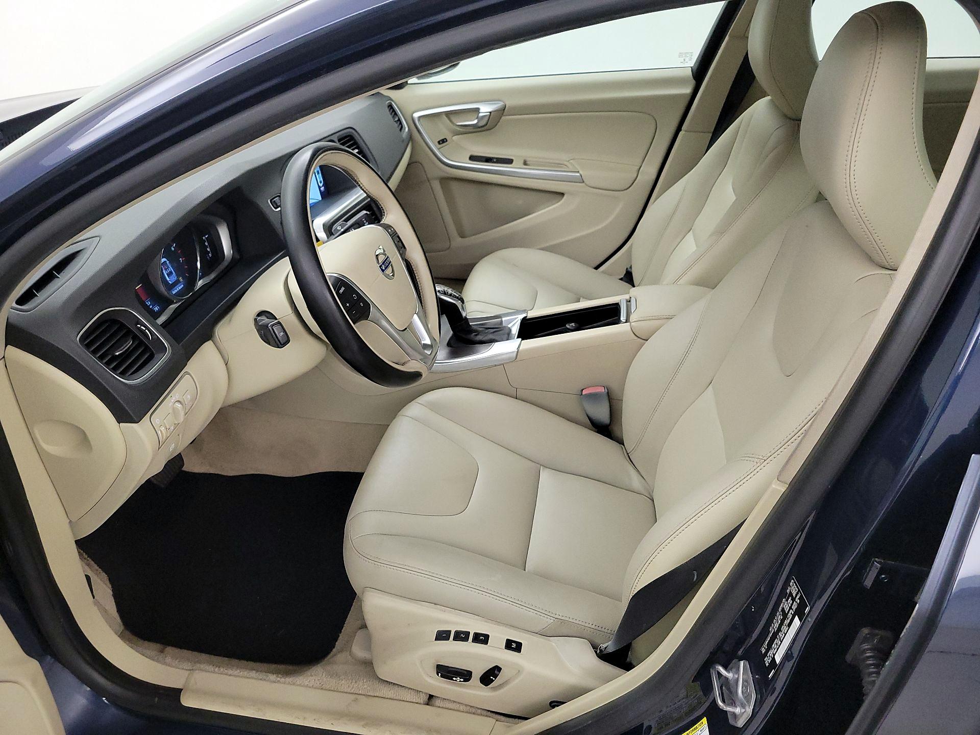 Thumbnail: 2015 Volvo S60 - 11