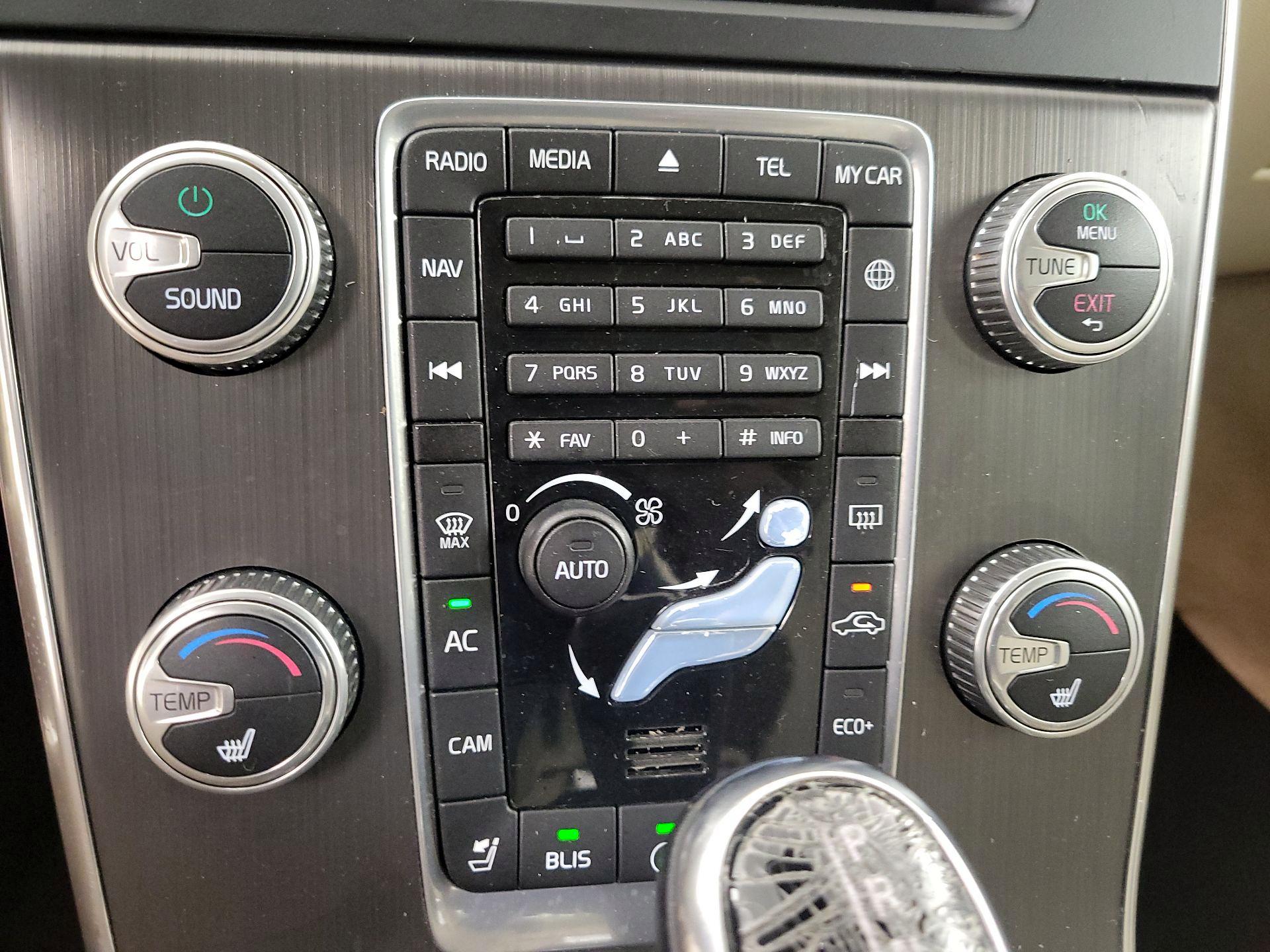 Thumbnail: 2015 Volvo S60 - 16