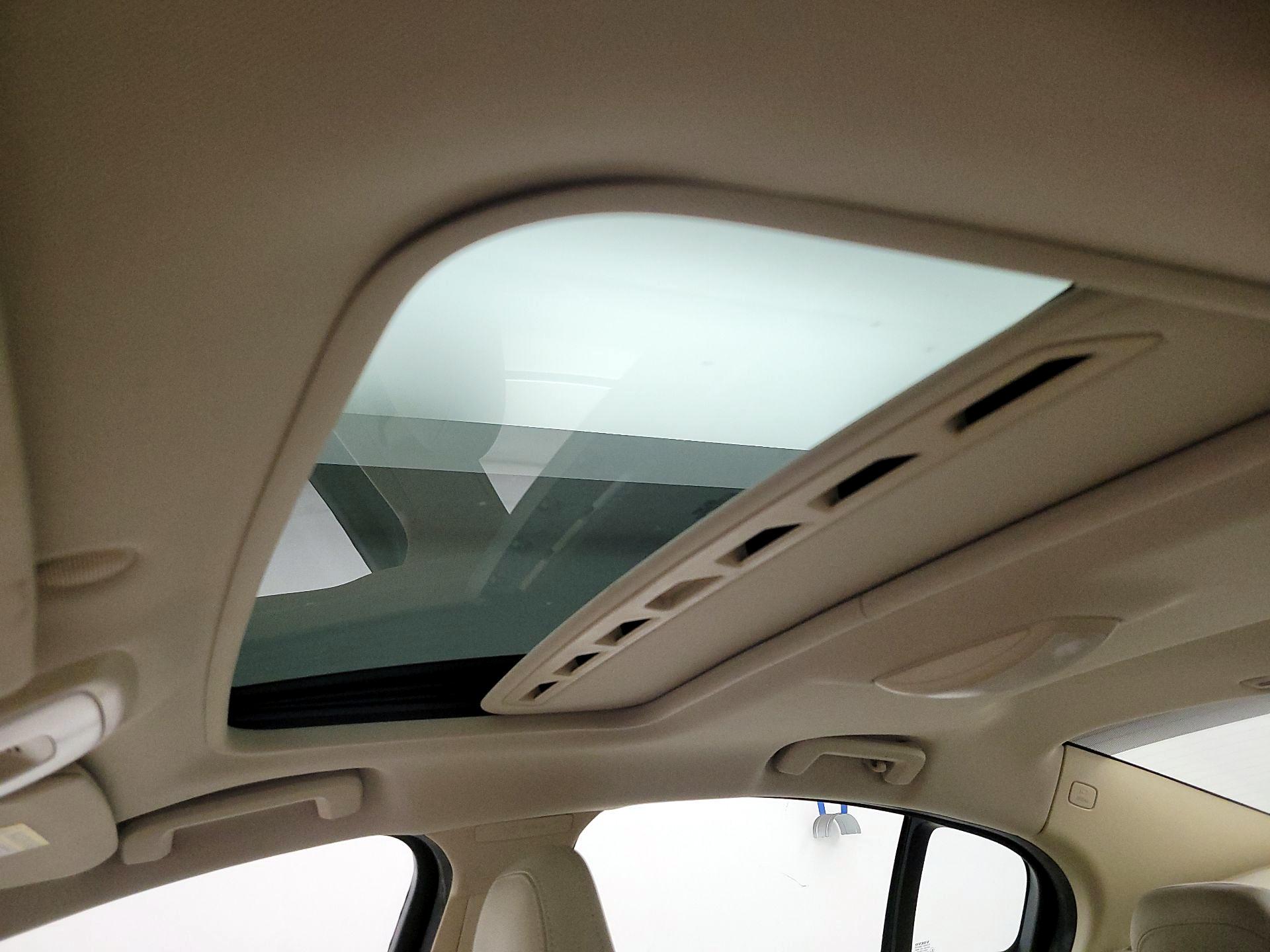 Thumbnail: 2015 Volvo S60 - 19