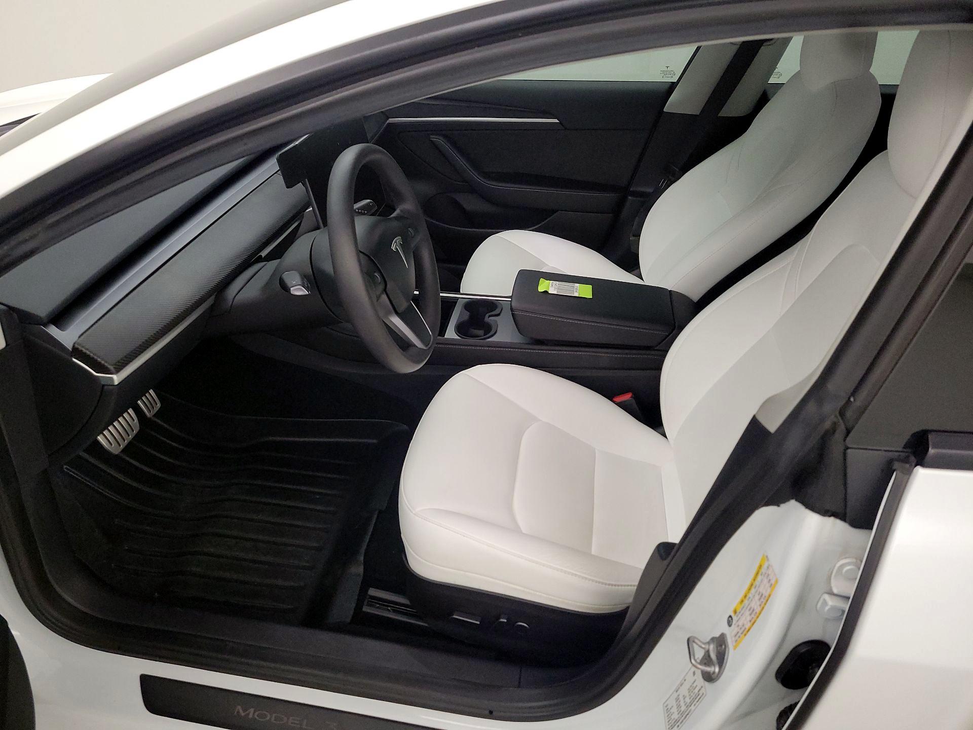 Thumbnail: 2023 Tesla Model 3 - 11