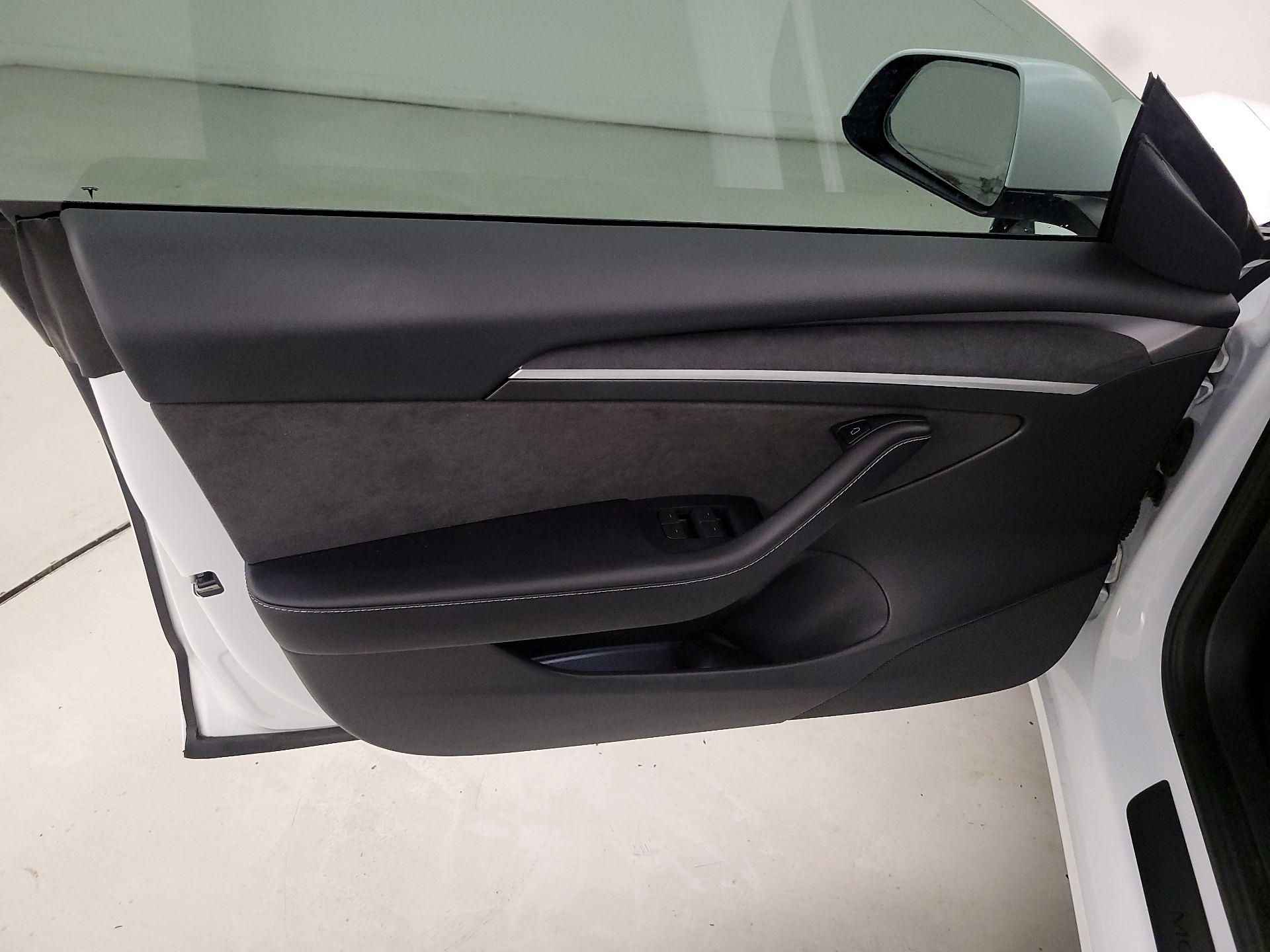 Thumbnail: 2023 Tesla Model 3 - 12