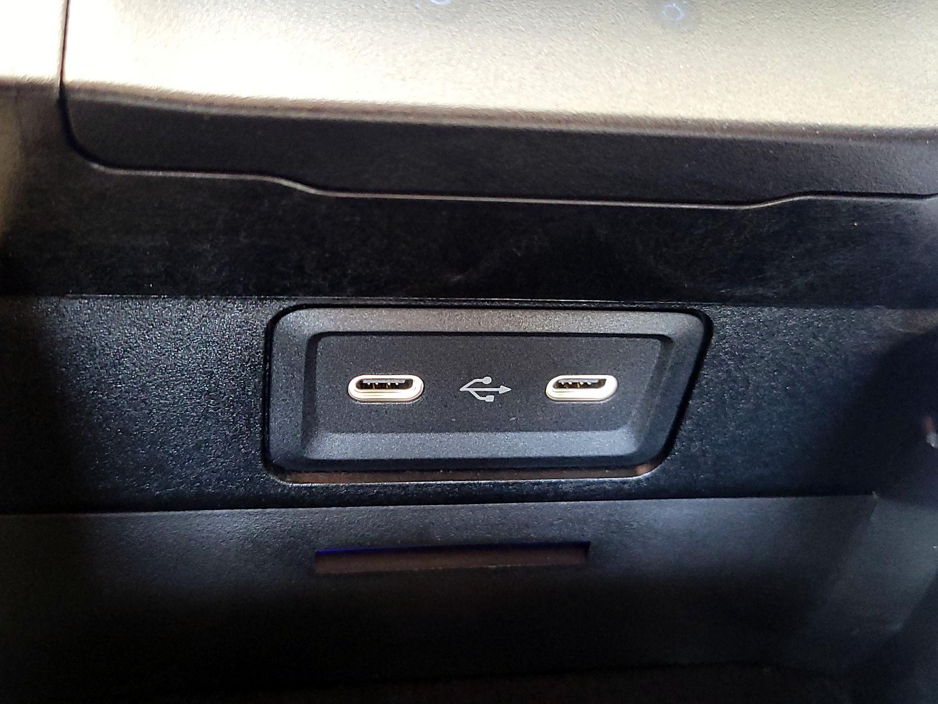 Thumbnail: 2024 Mercedes-Benz C-Class - 19