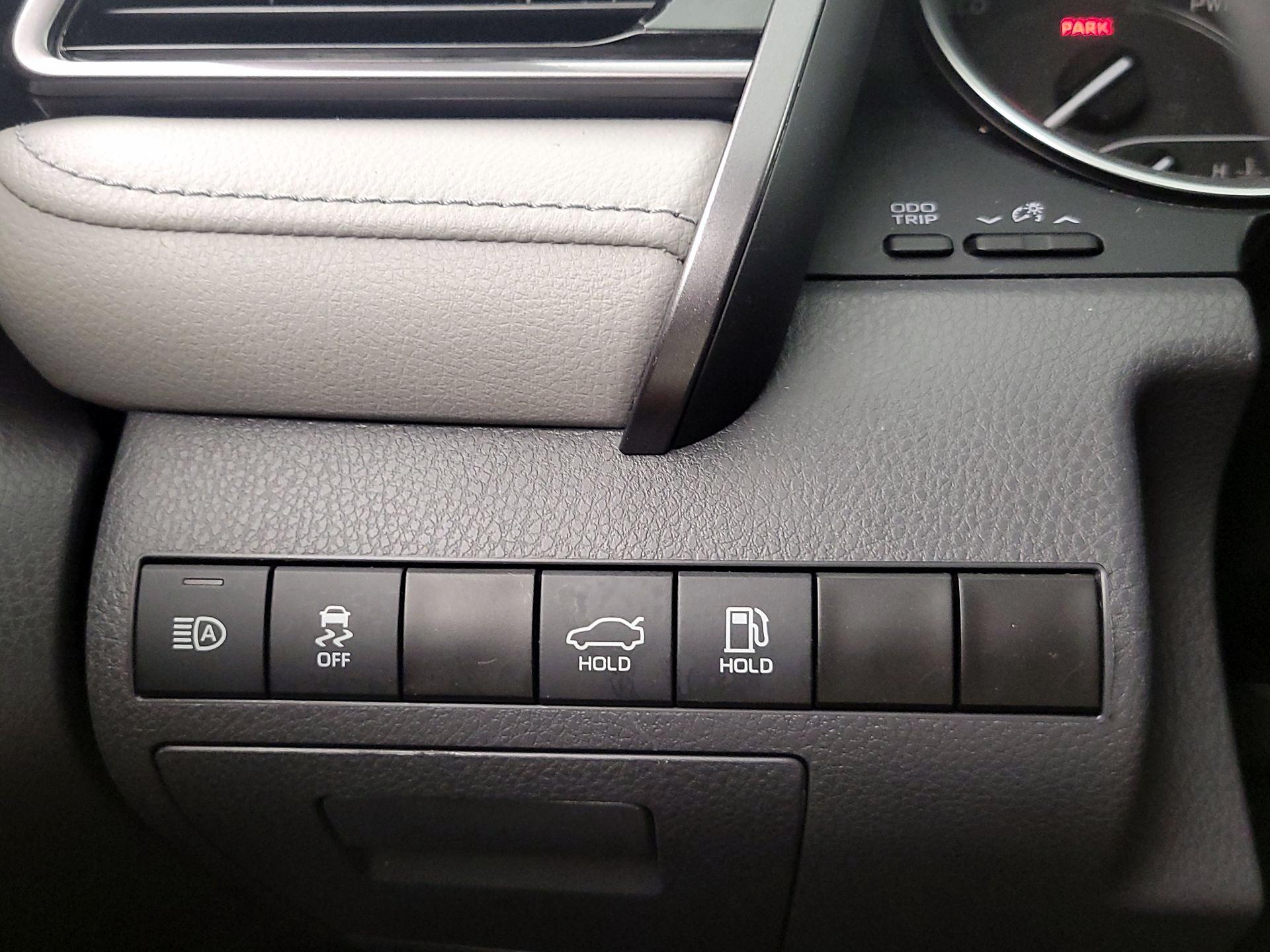 Thumbnail: 2023 Toyota Camry - 13