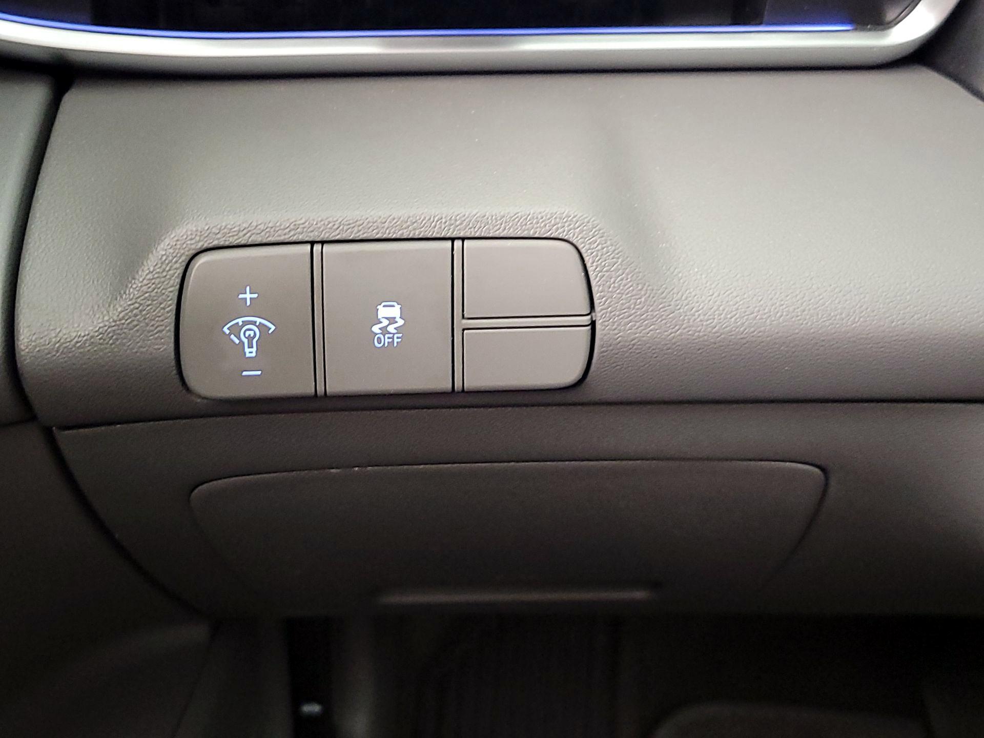 Thumbnail: 2025 Hyundai Elantra - 13