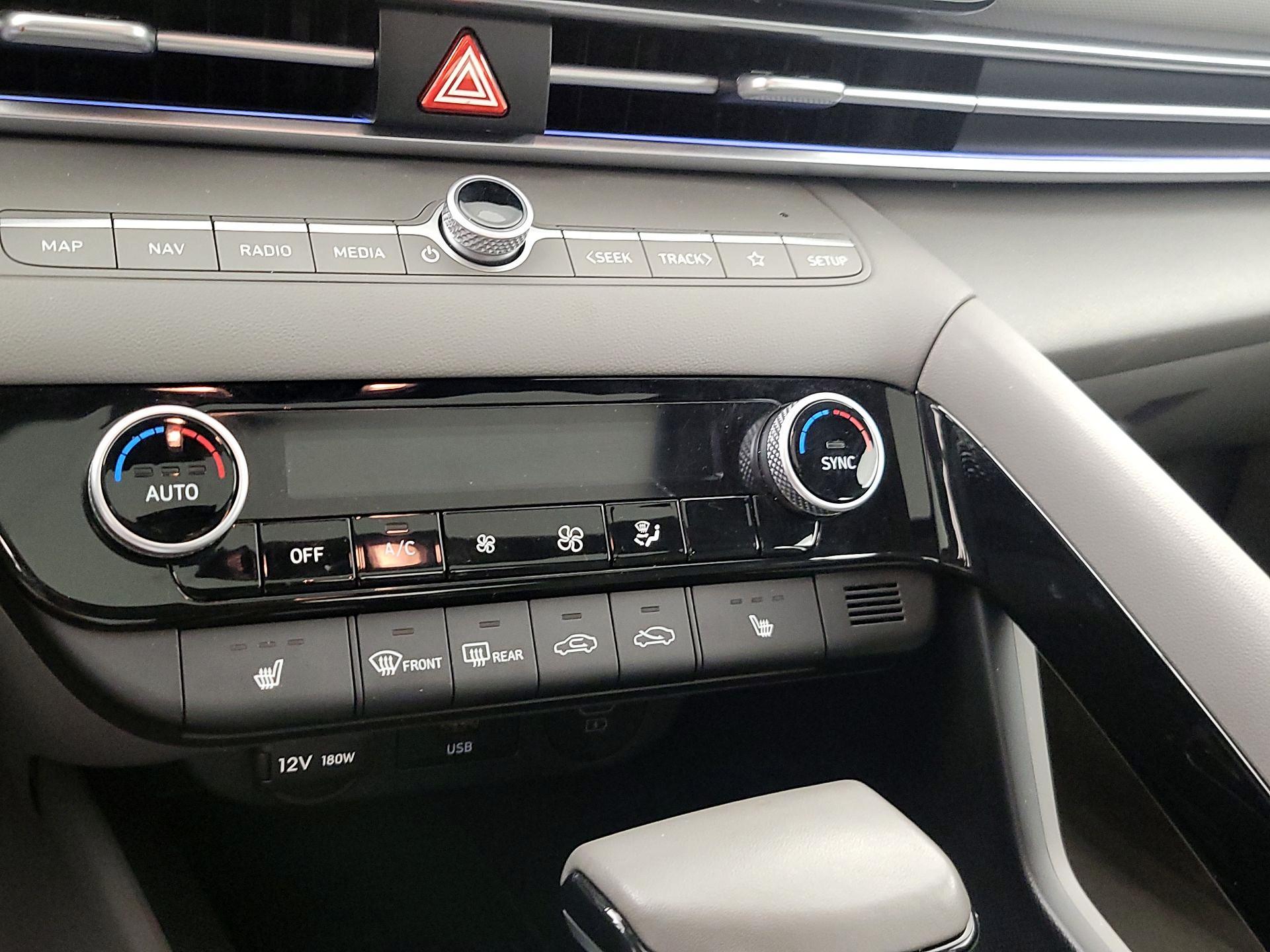 Thumbnail: 2025 Hyundai Elantra - 17