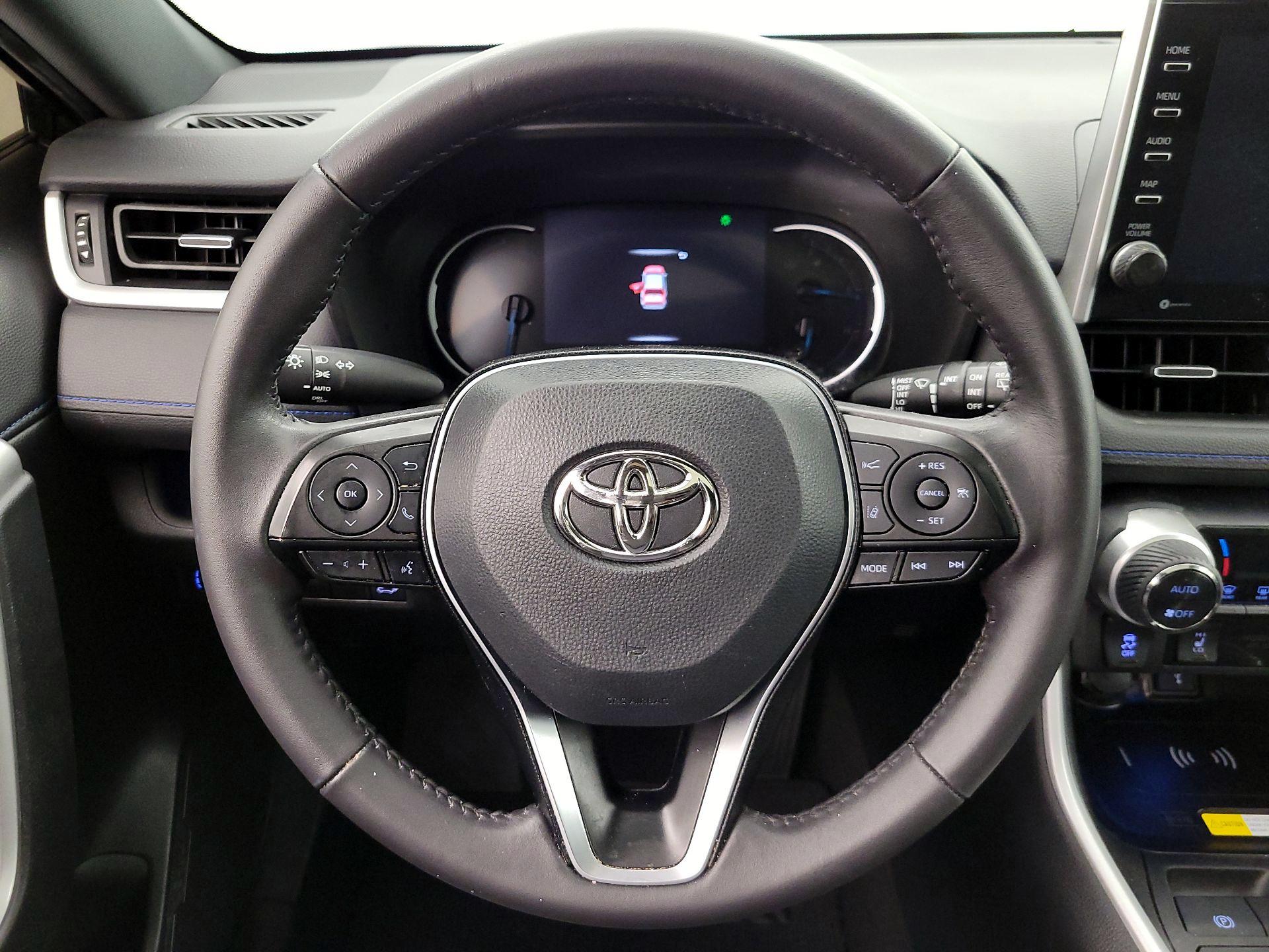 Thumbnail: 2022 Toyota RAV4 - 10