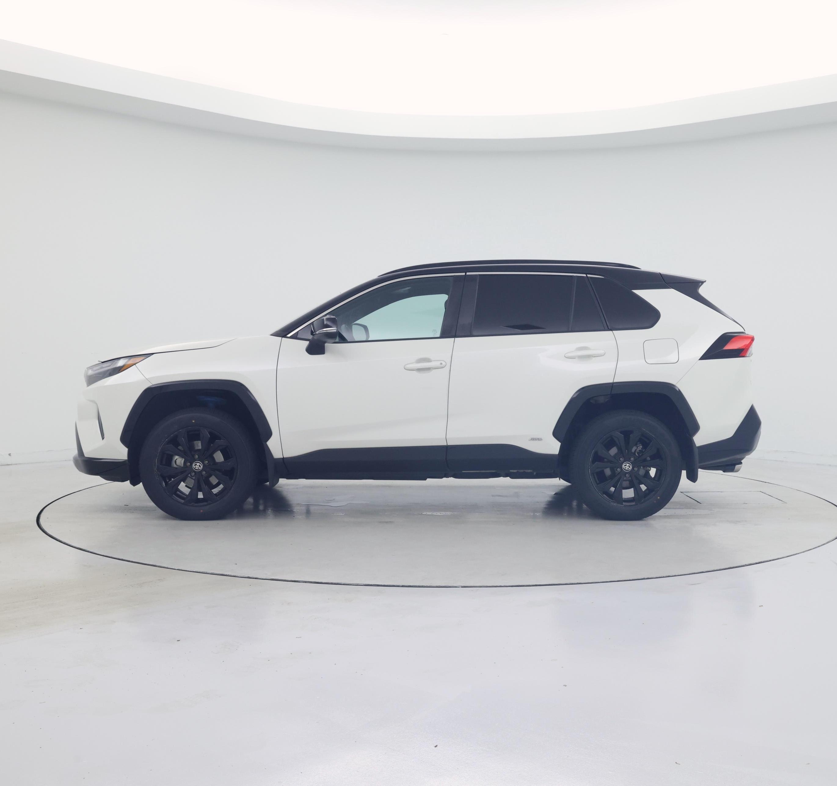 Thumbnail: 2022 Toyota RAV4 - 3