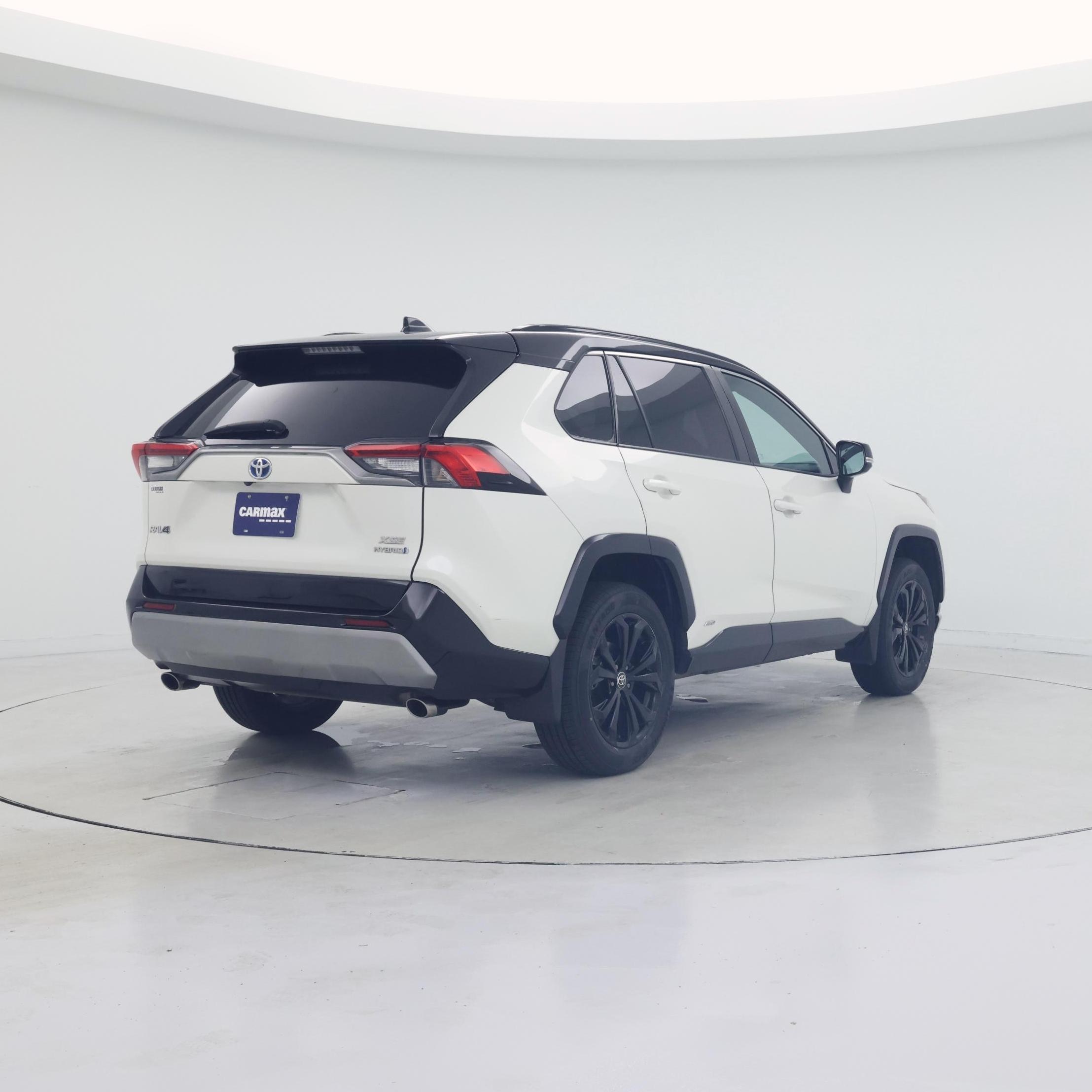 Thumbnail: 2022 Toyota RAV4 - 8