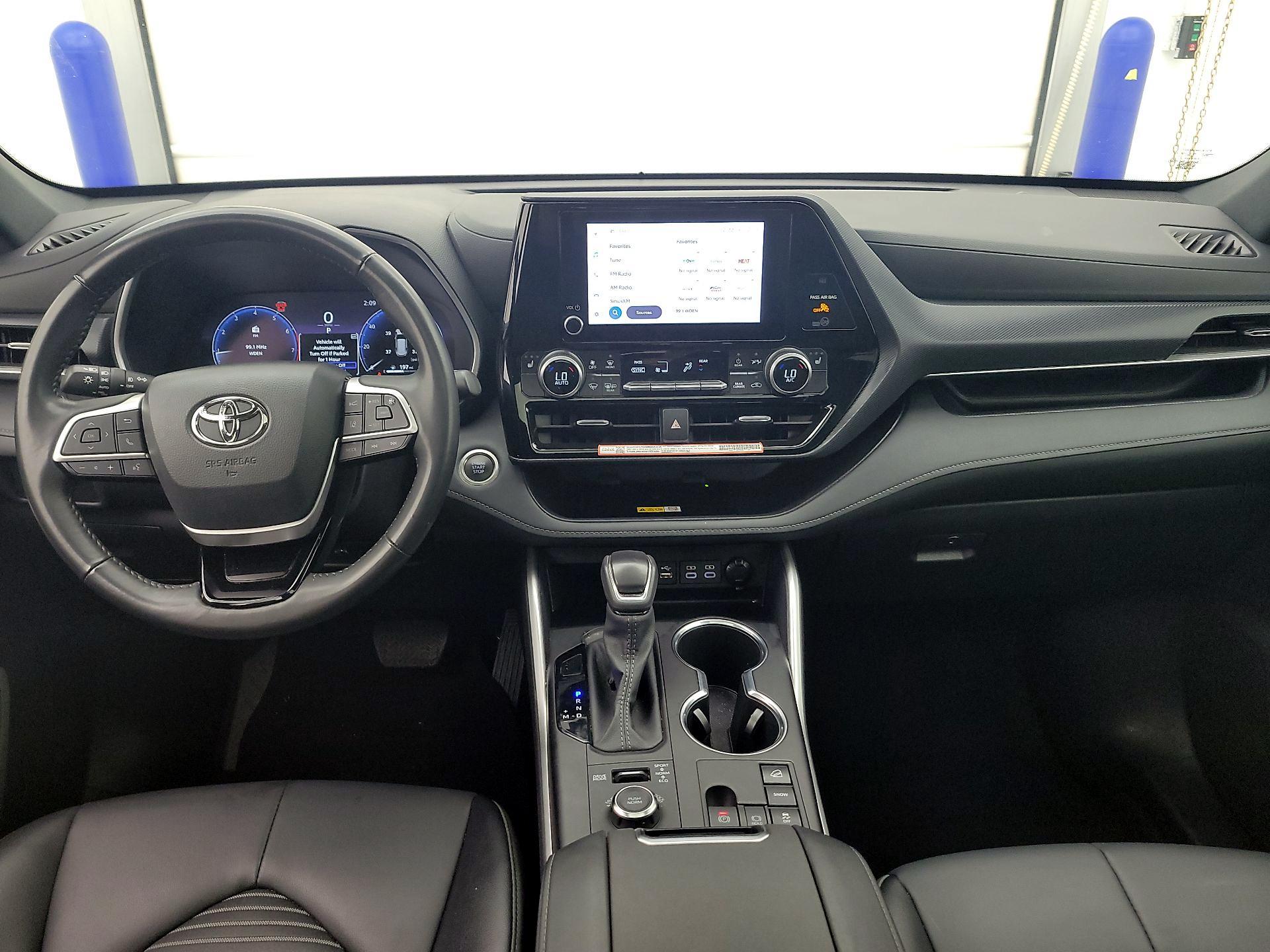 Thumbnail: 2025 Toyota Highlander - 9