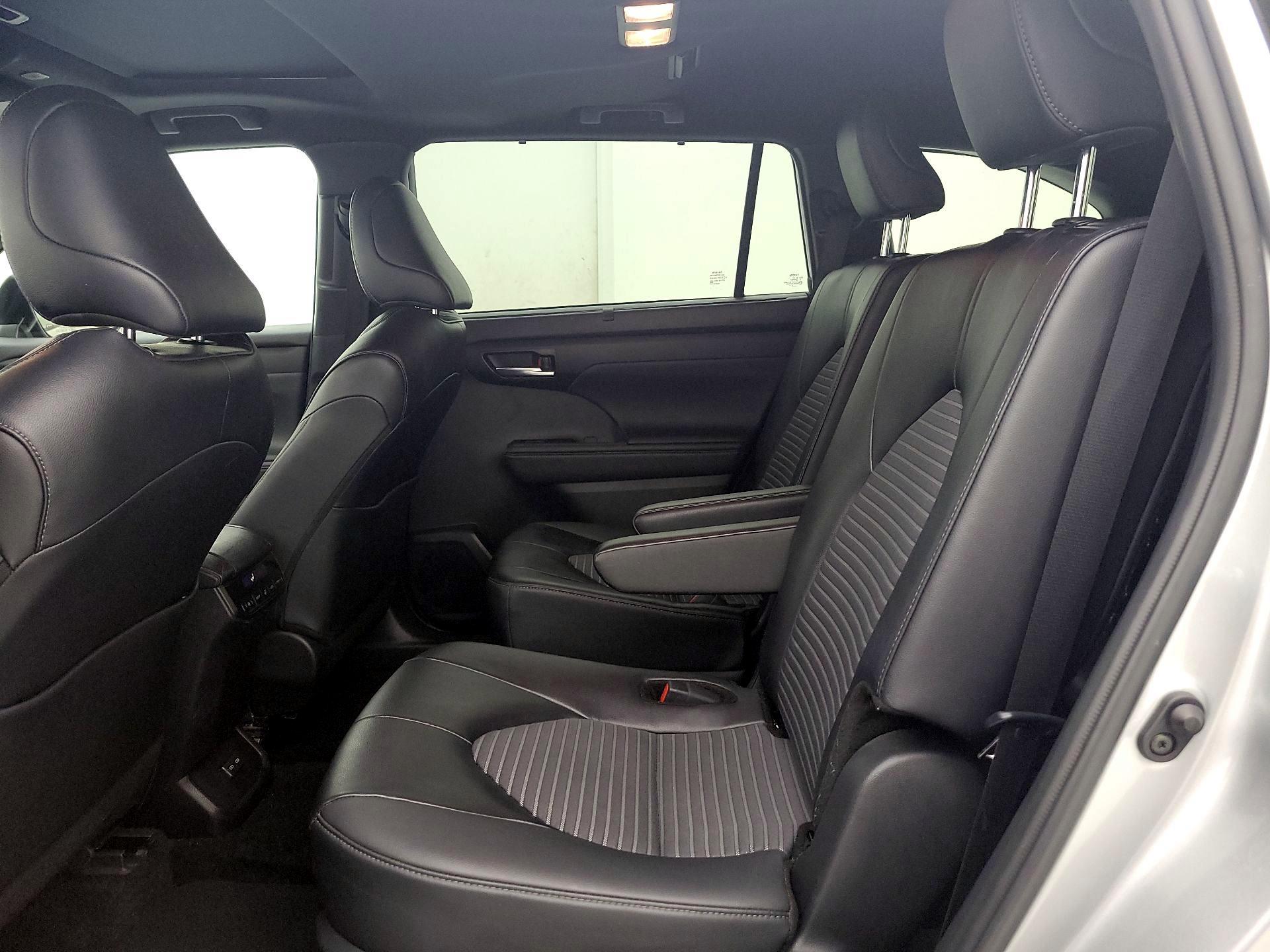 Thumbnail: 2025 Toyota Highlander - 20