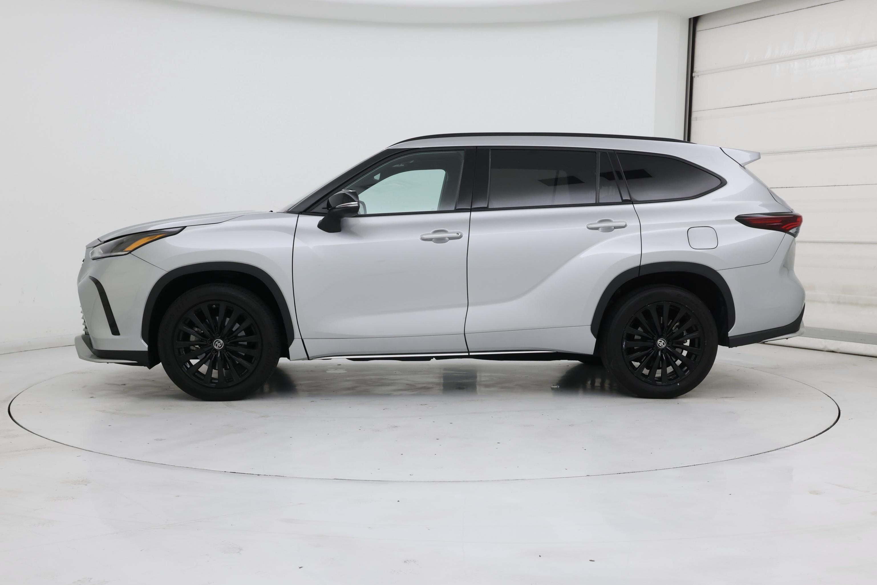 Thumbnail: 2025 Toyota Highlander - 3