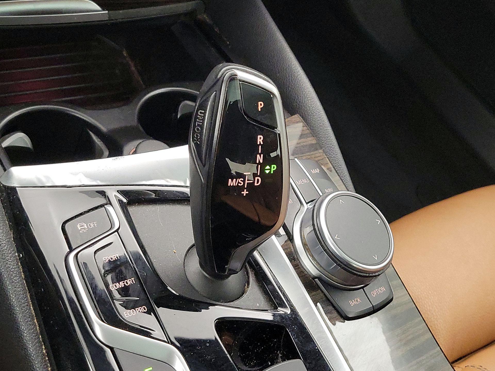 Thumbnail: 2020 BMW 5 Series - 17