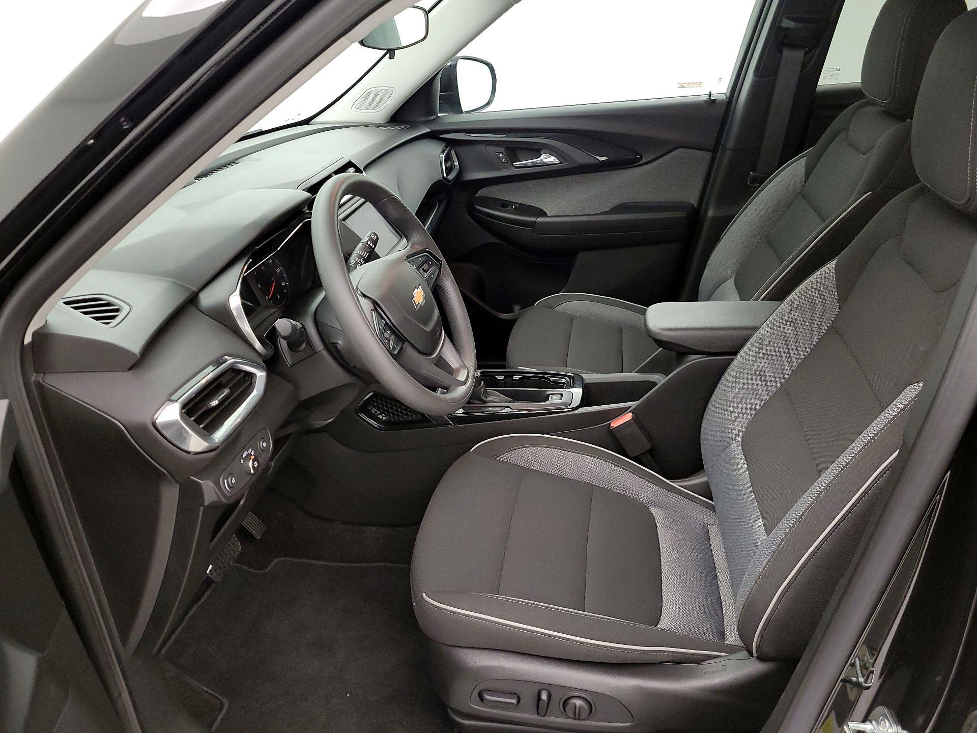 Thumbnail: 2023 Chevrolet TrailBlazer - 11