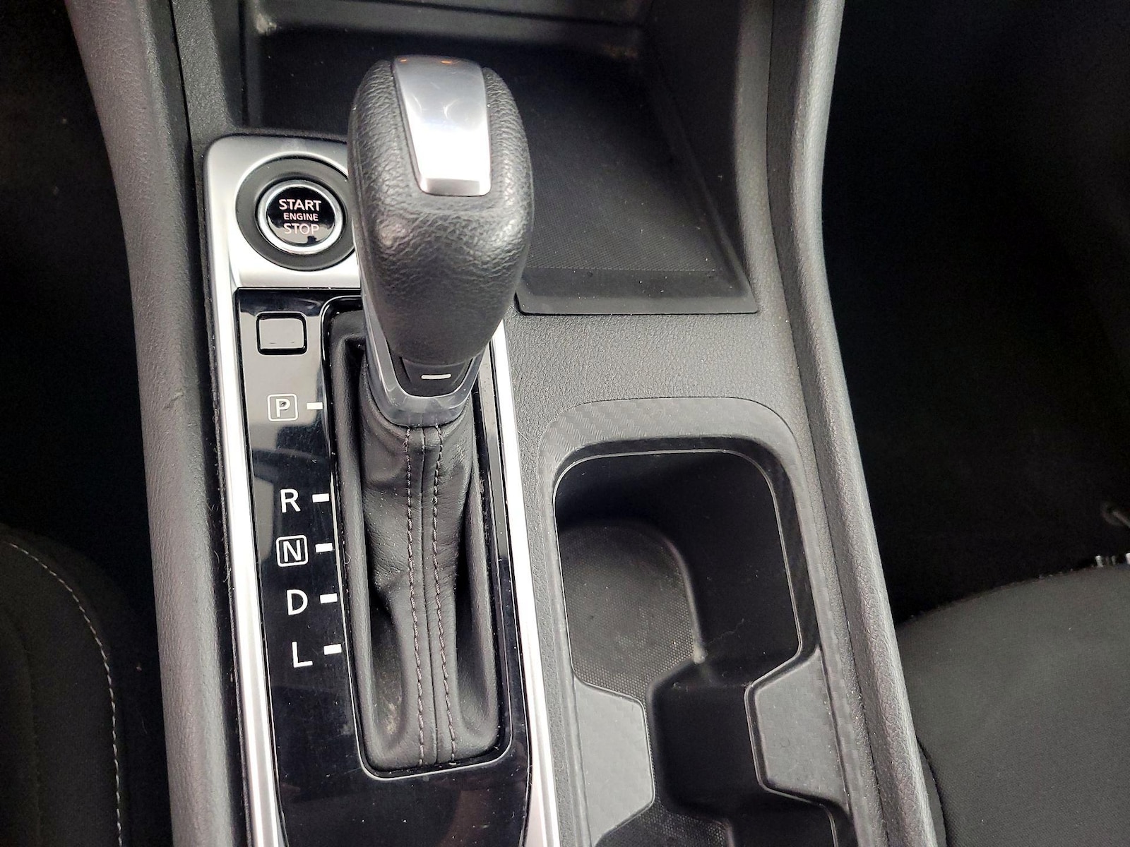 2024 Nissan Sentra SV - Photo 18