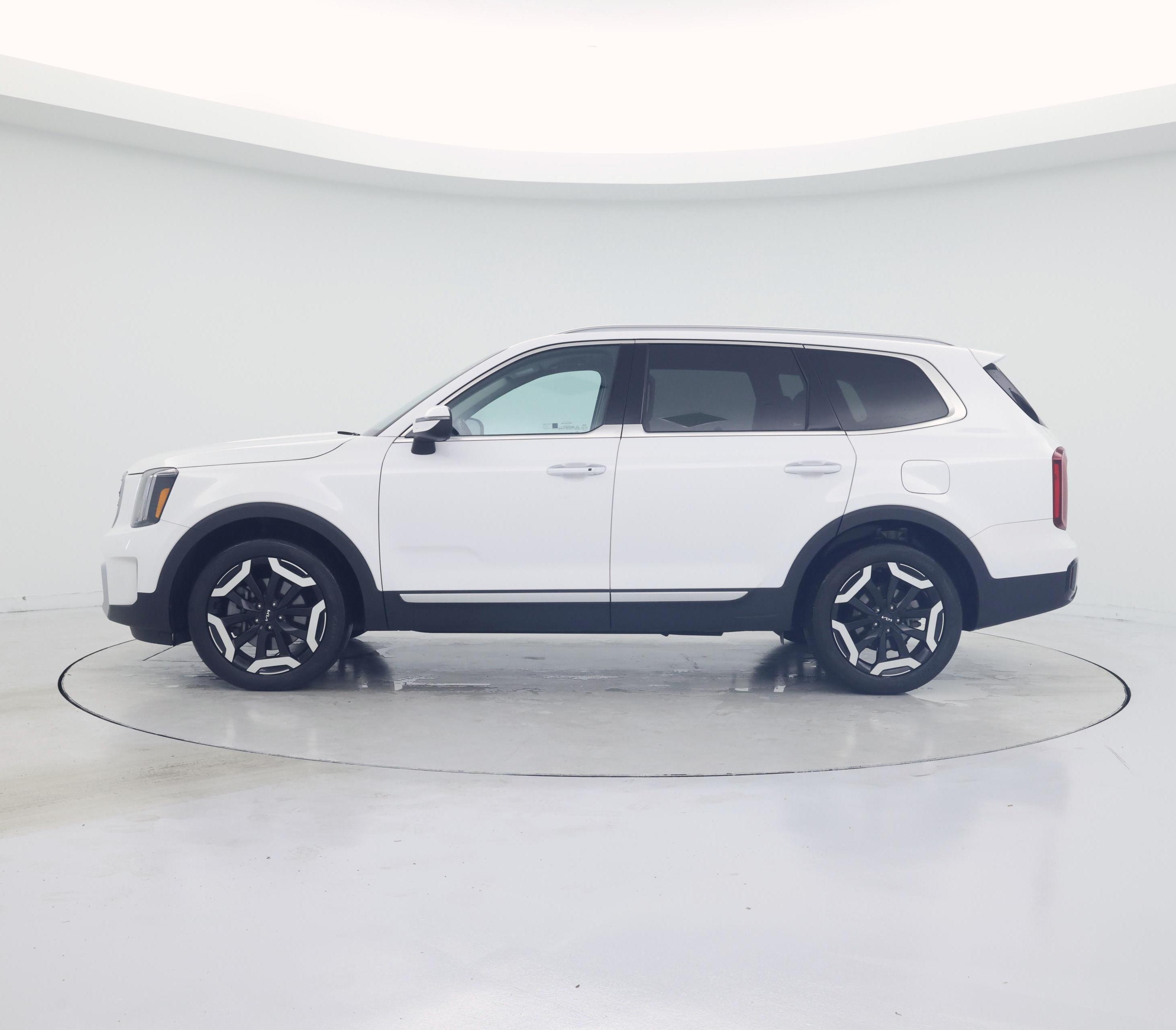 Thumbnail: 2023 Kia Telluride - 3