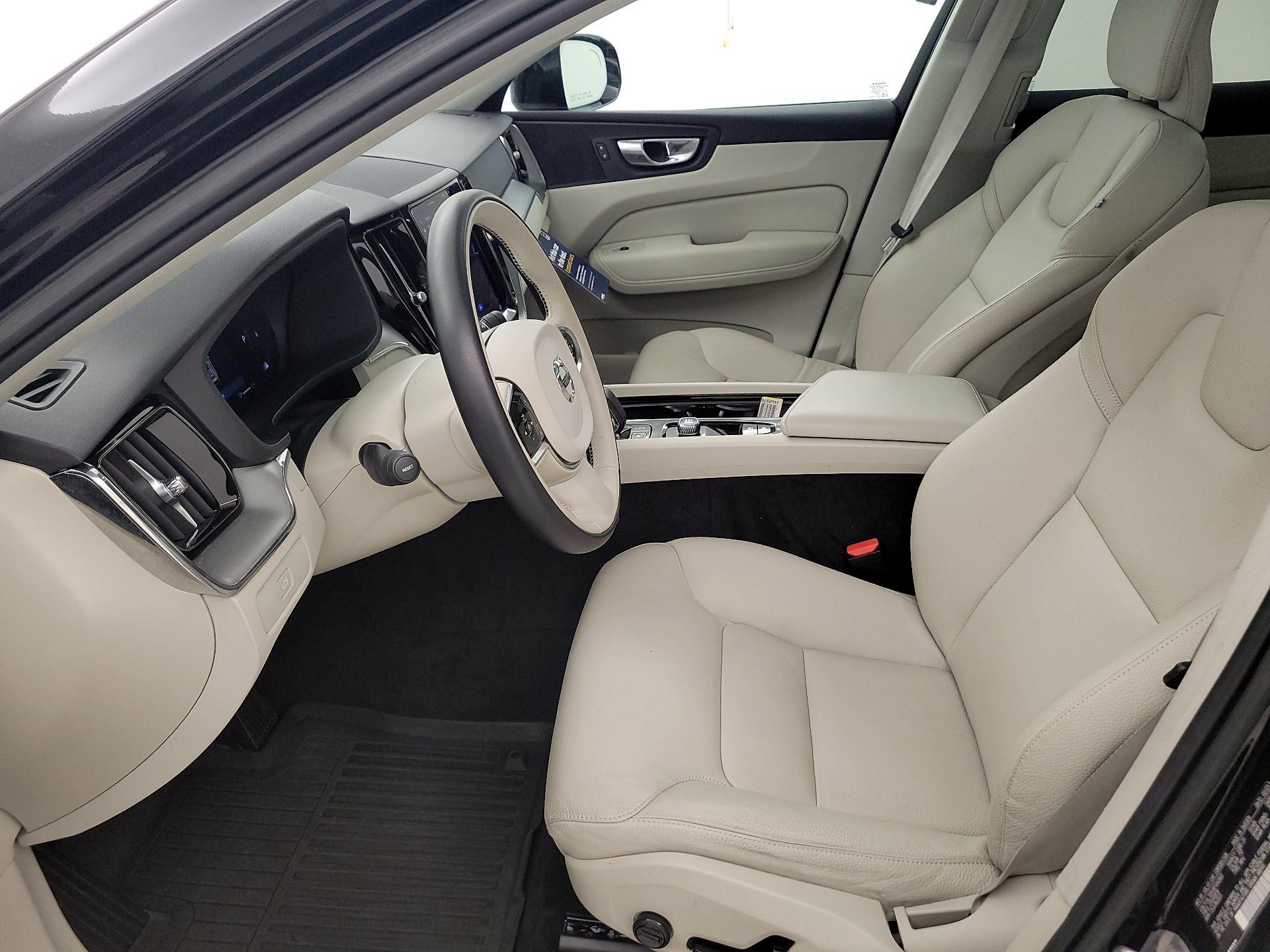 Thumbnail: 2023 Volvo XC60 - 11