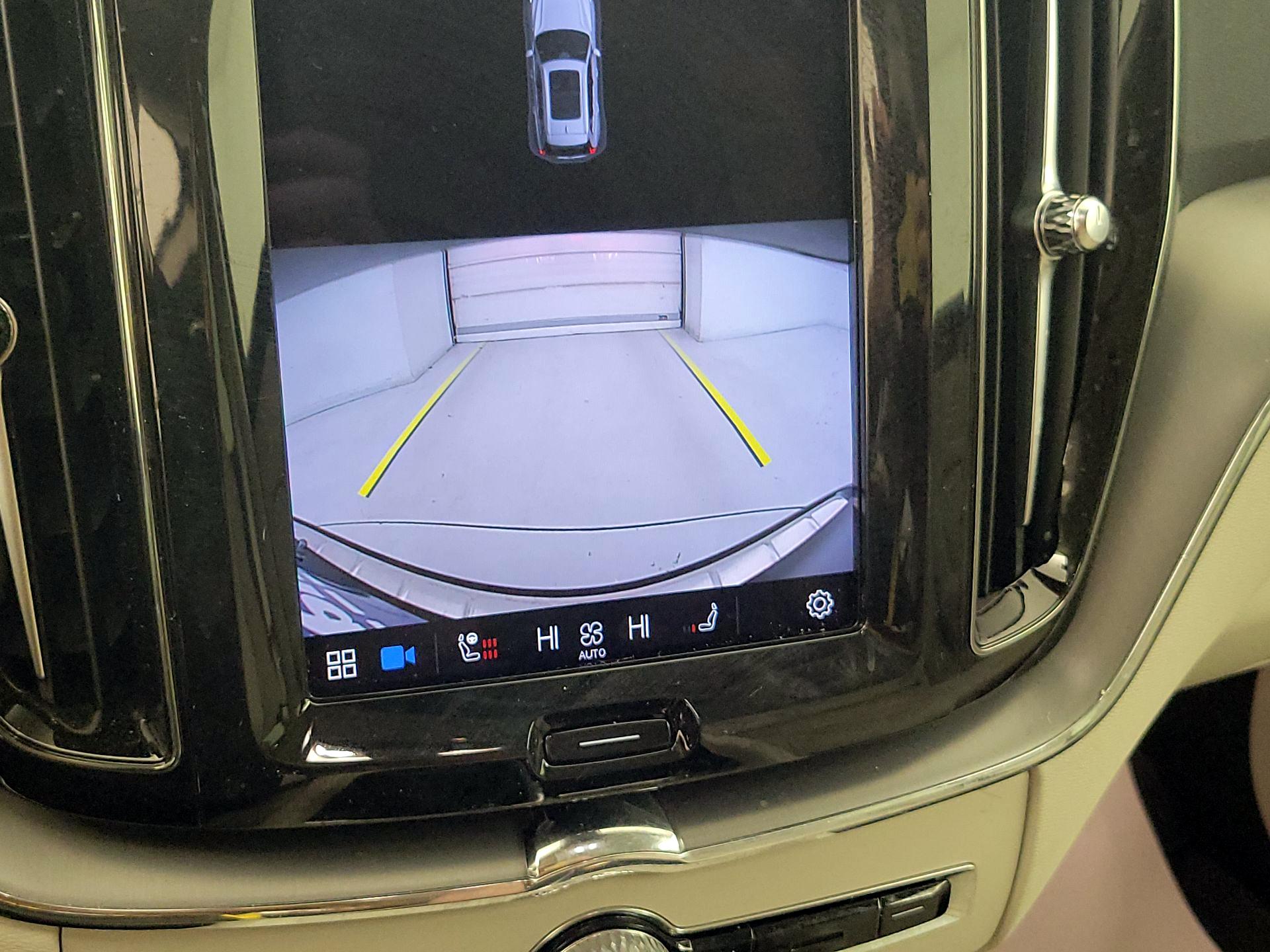 Thumbnail: 2023 Volvo XC60 - 14