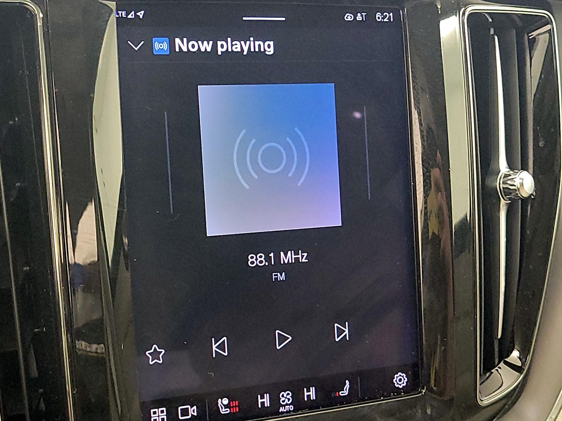 Thumbnail: 2023 Volvo XC60 - 15