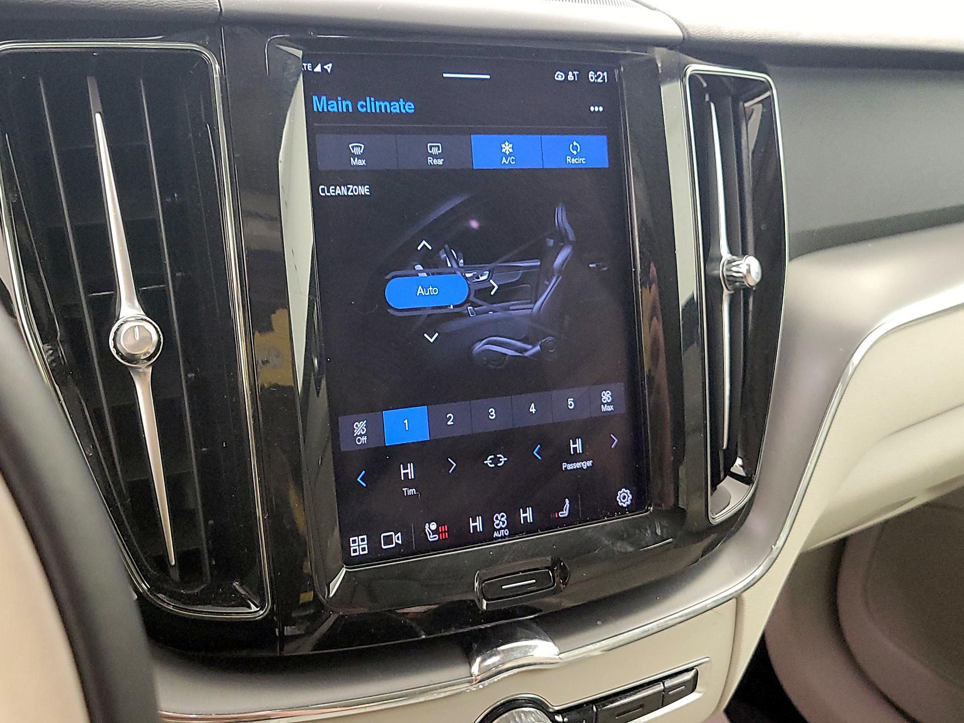 Thumbnail: 2023 Volvo XC60 - 16