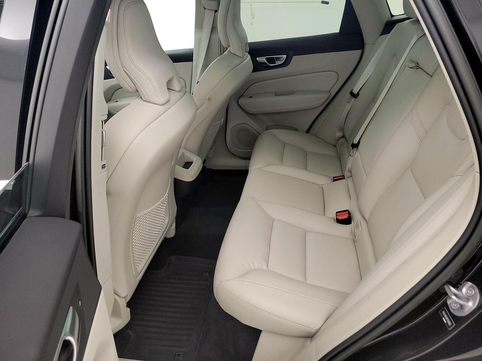 Thumbnail: 2023 Volvo XC60 - 19