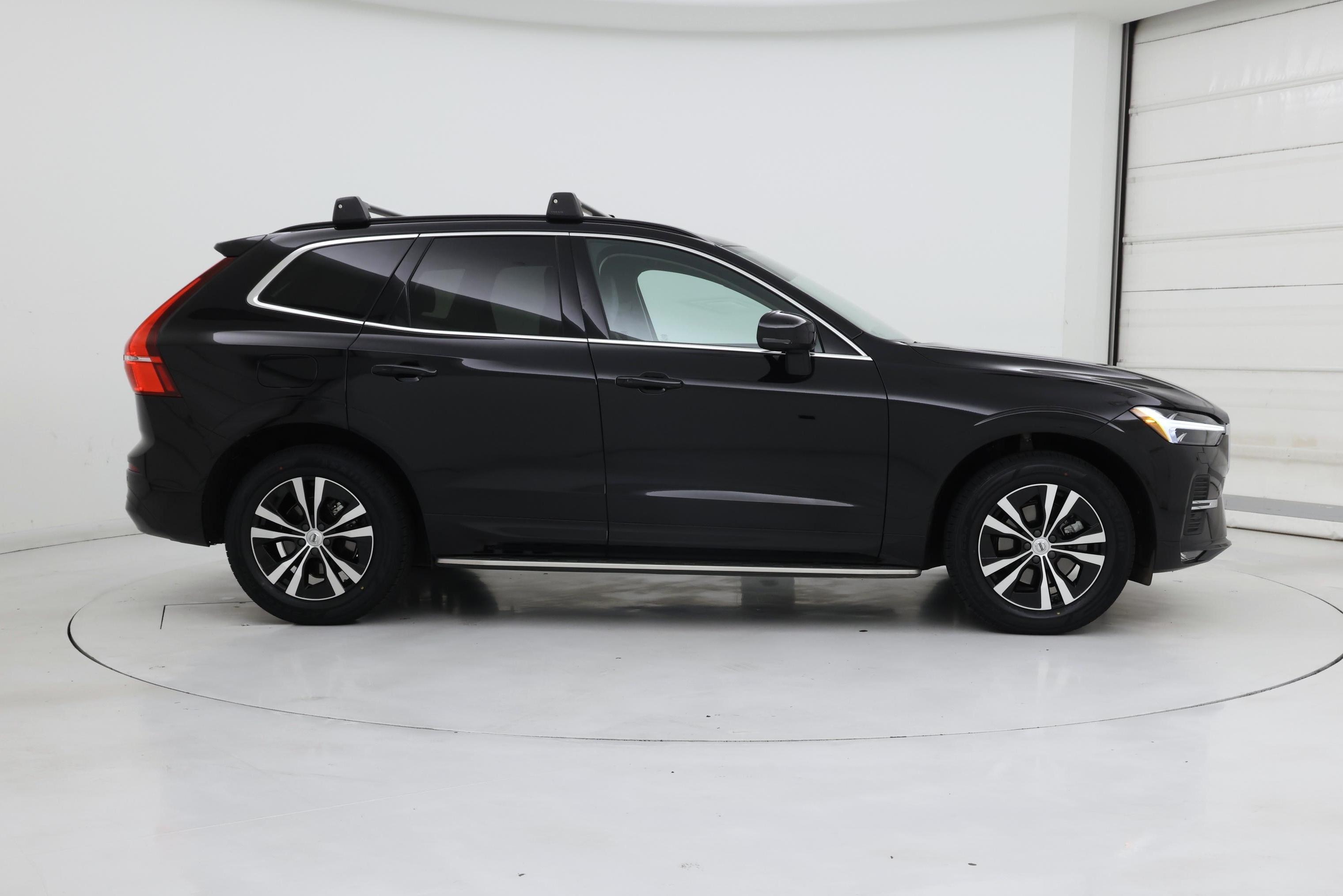 Thumbnail: 2023 Volvo XC60 - 7