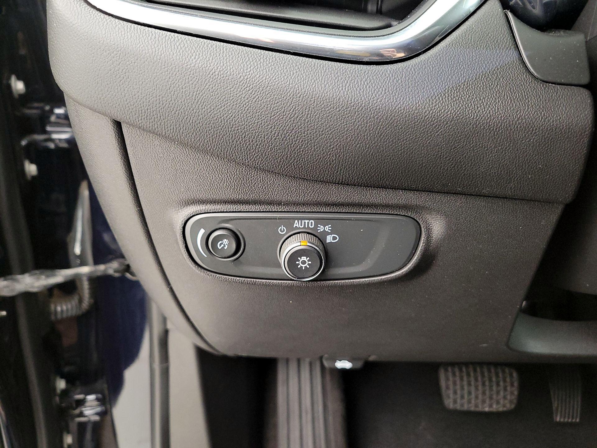 Thumbnail: 2020 Chevrolet Equinox - 13