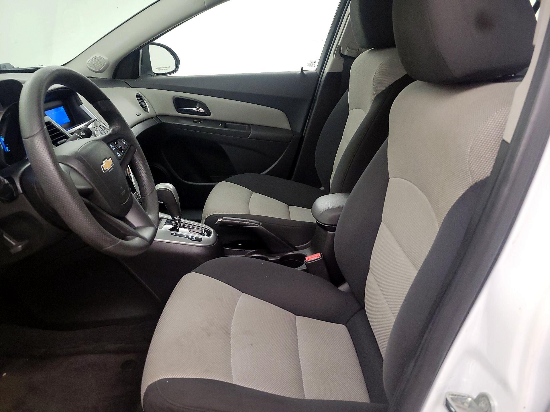 Thumbnail: 2016 Chevrolet Cruze - 11