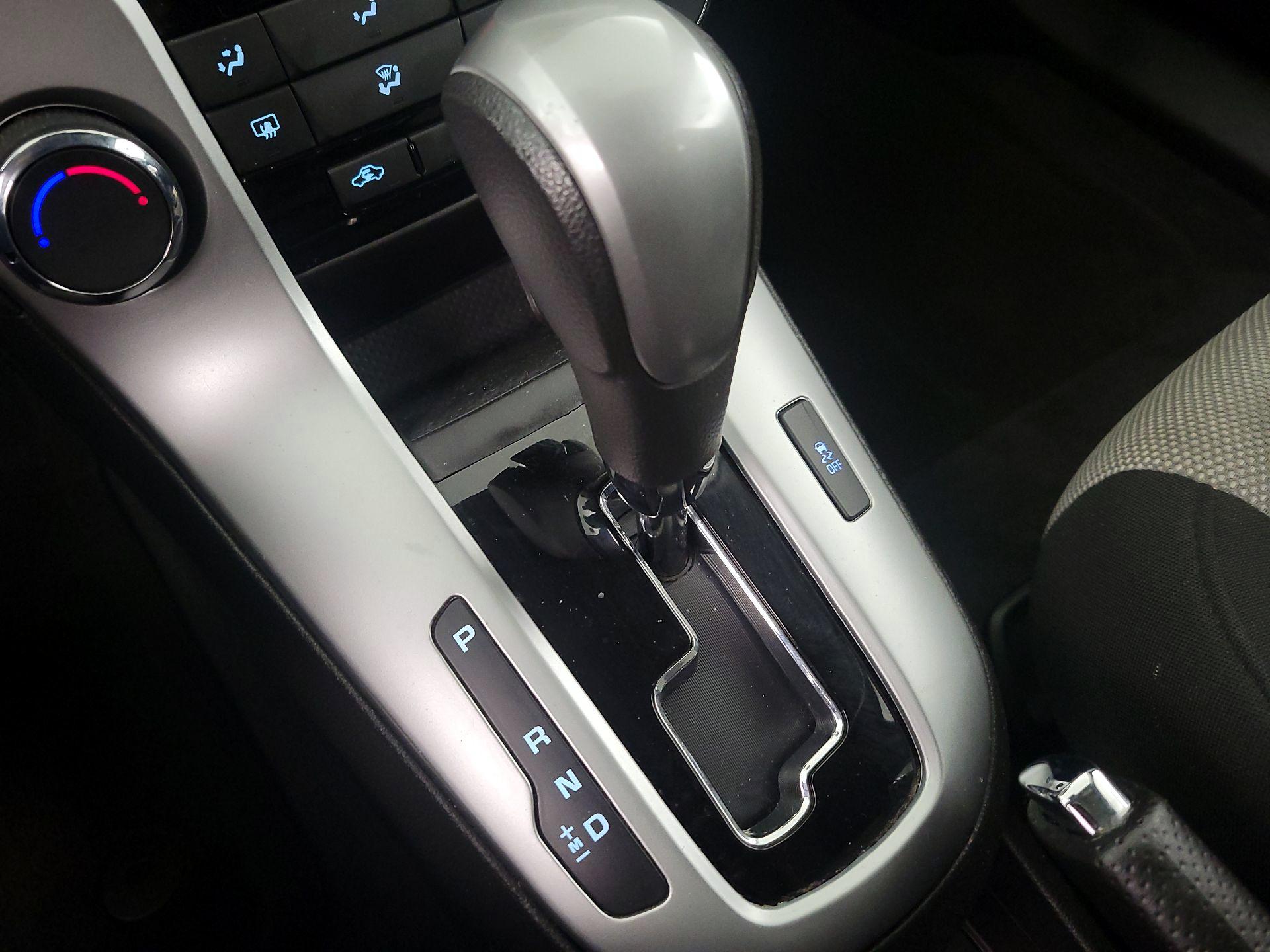 Thumbnail: 2016 Chevrolet Cruze - 16