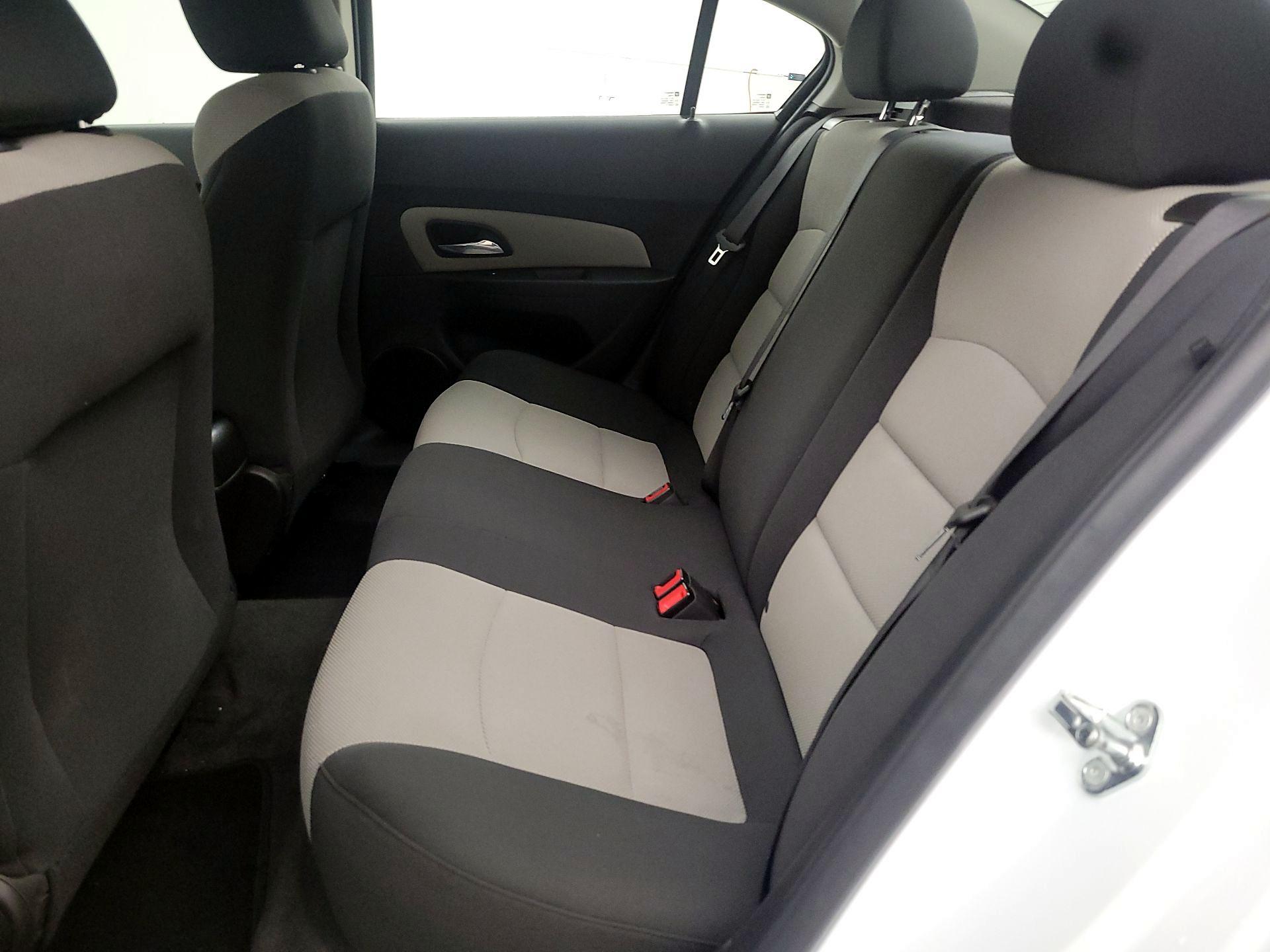 Thumbnail: 2016 Chevrolet Cruze - 18