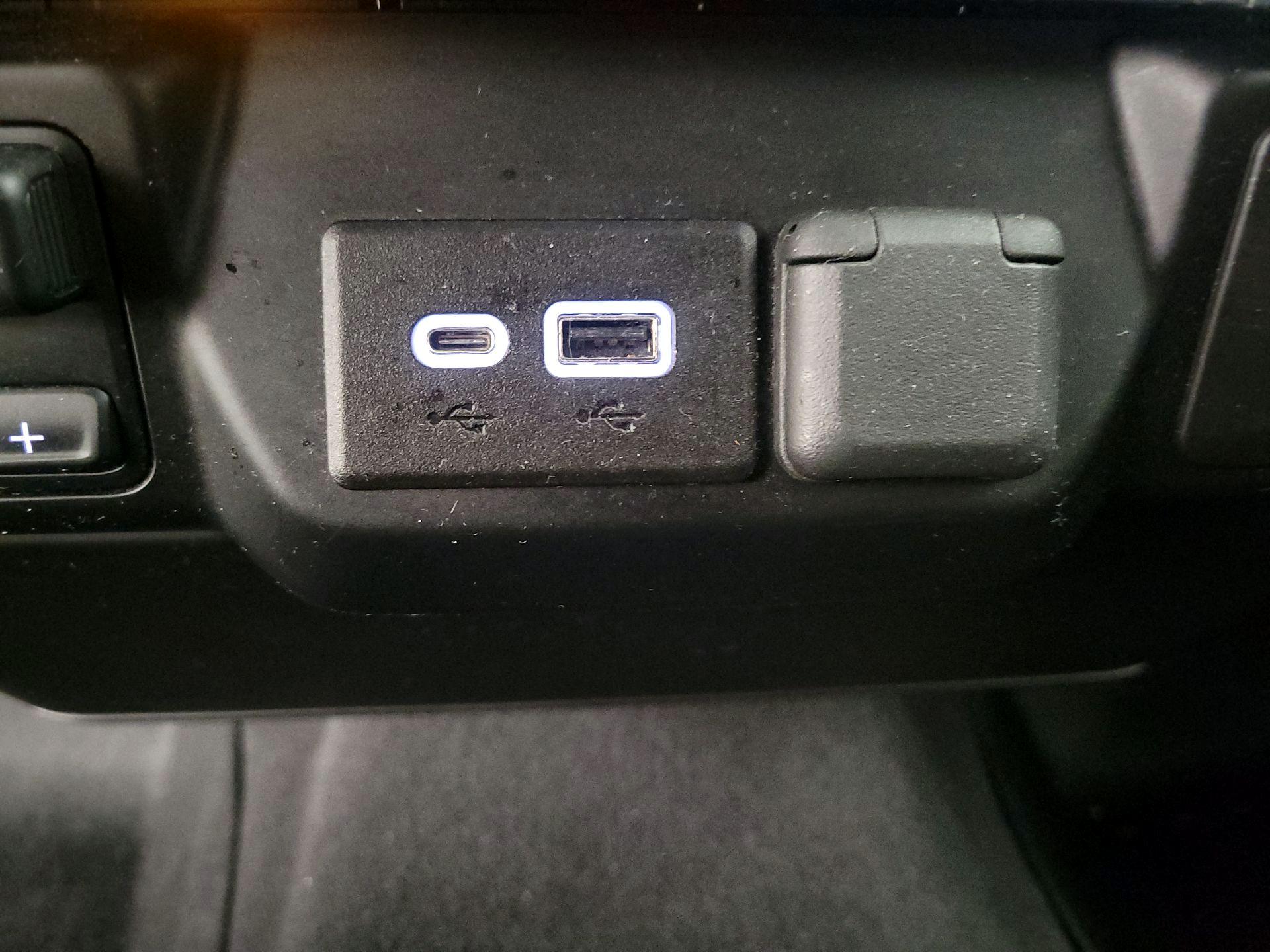 Thumbnail: 2021 Chevrolet Silverado 1500 - 18