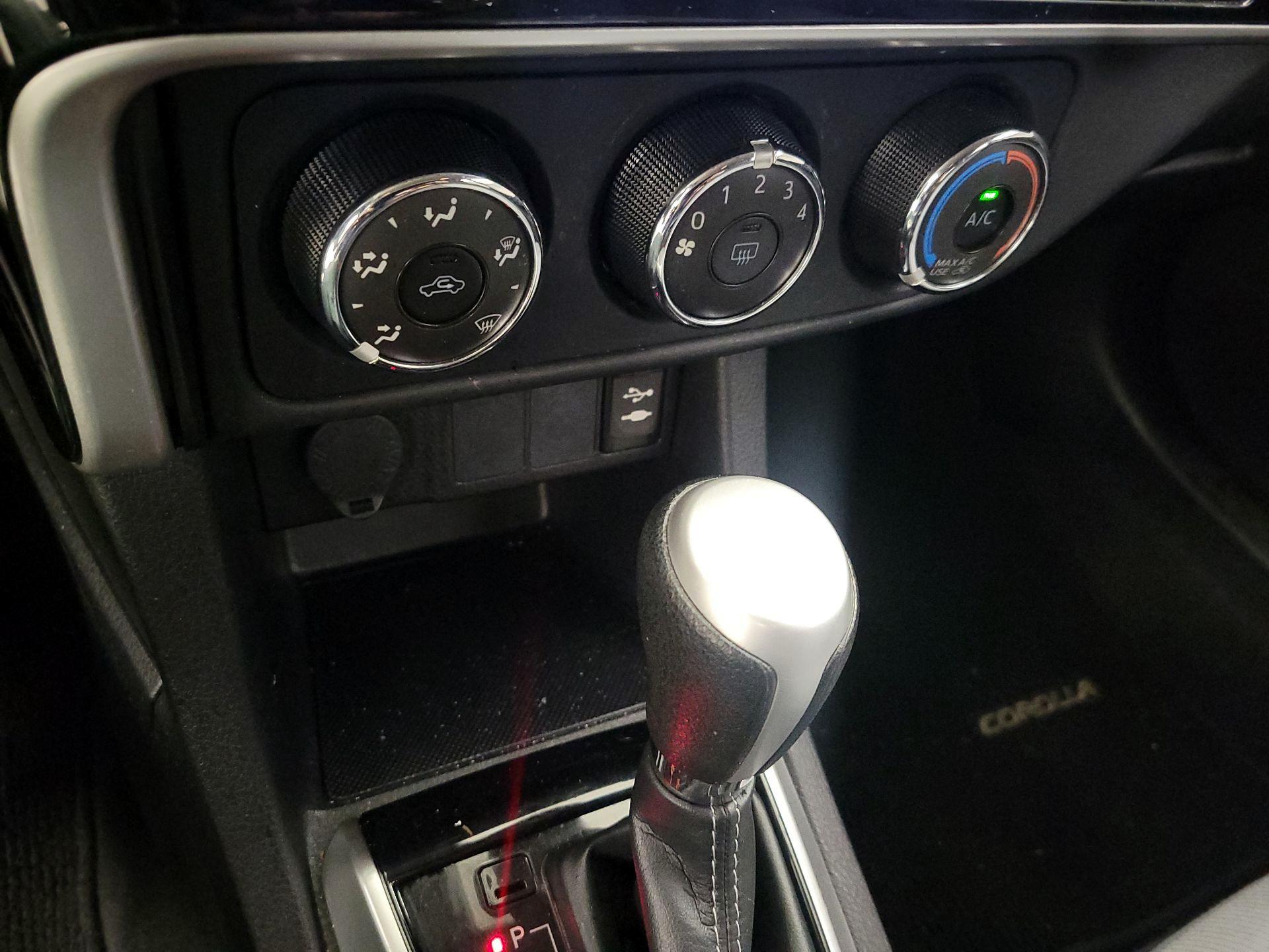 Thumbnail: 2019 Toyota Corolla - 16