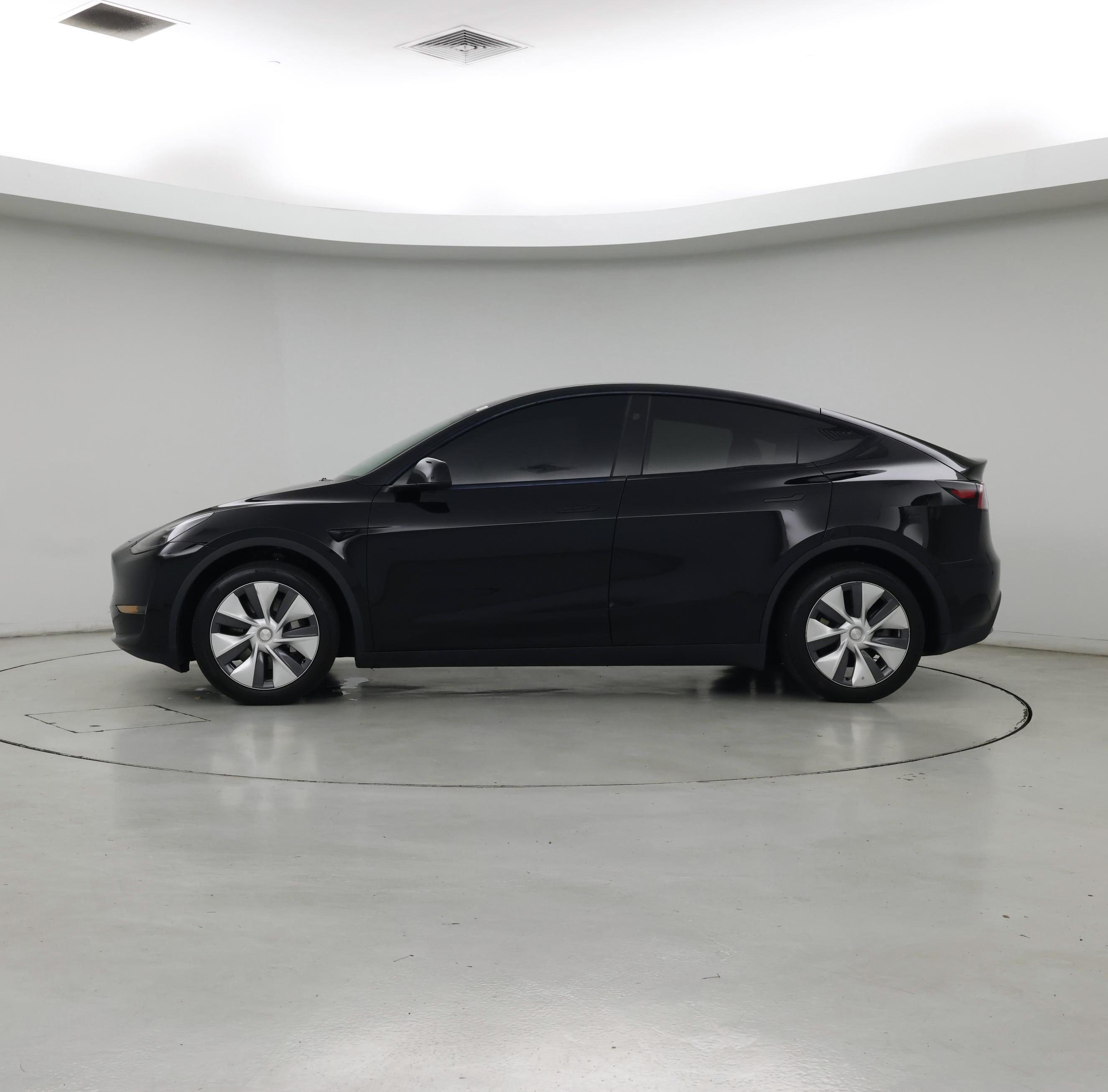 Thumbnail: 2023 Tesla Model Y - 3