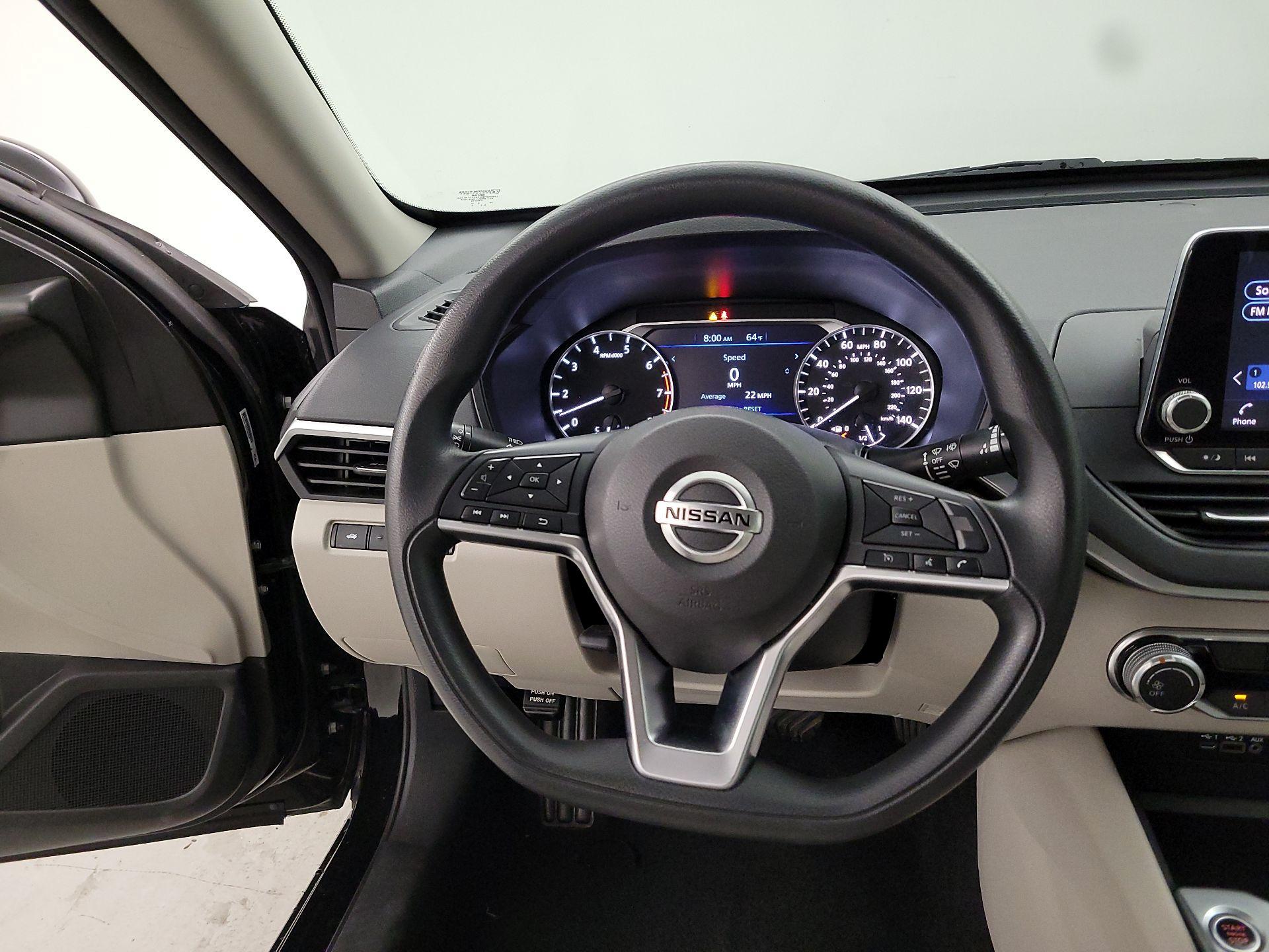 Thumbnail: 2019 Nissan Altima - 10