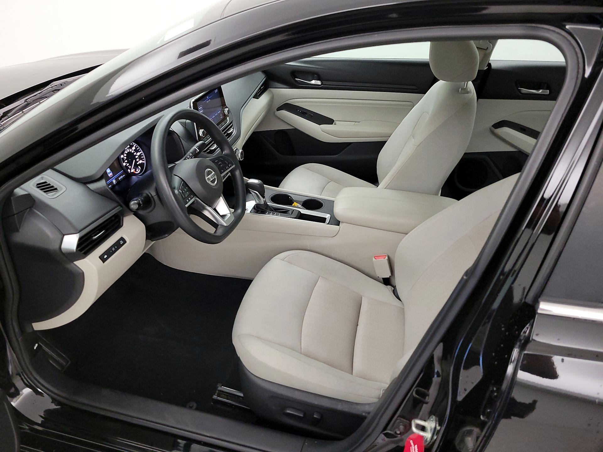 Thumbnail: 2019 Nissan Altima - 11