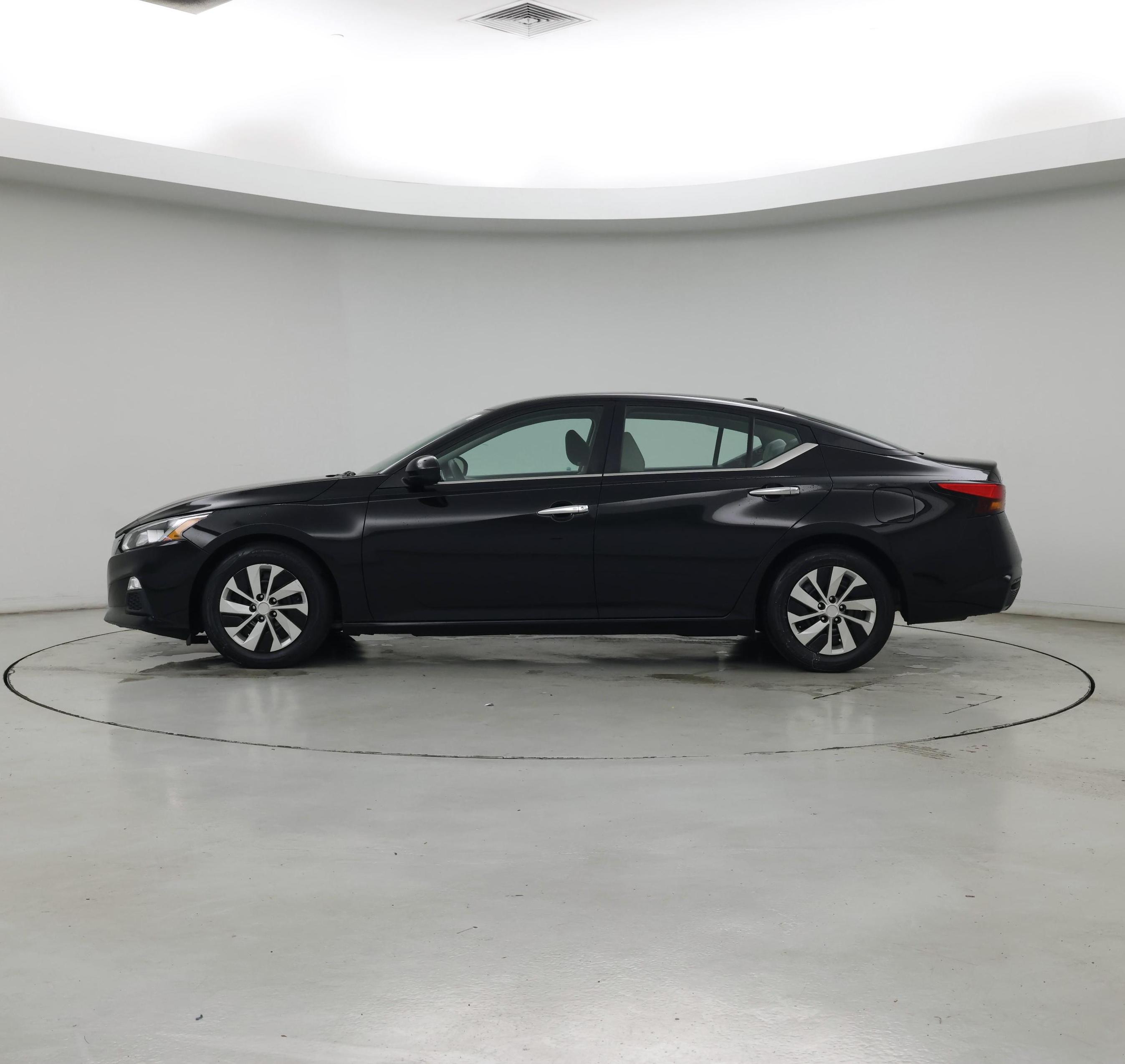 Thumbnail: 2019 Nissan Altima - 3