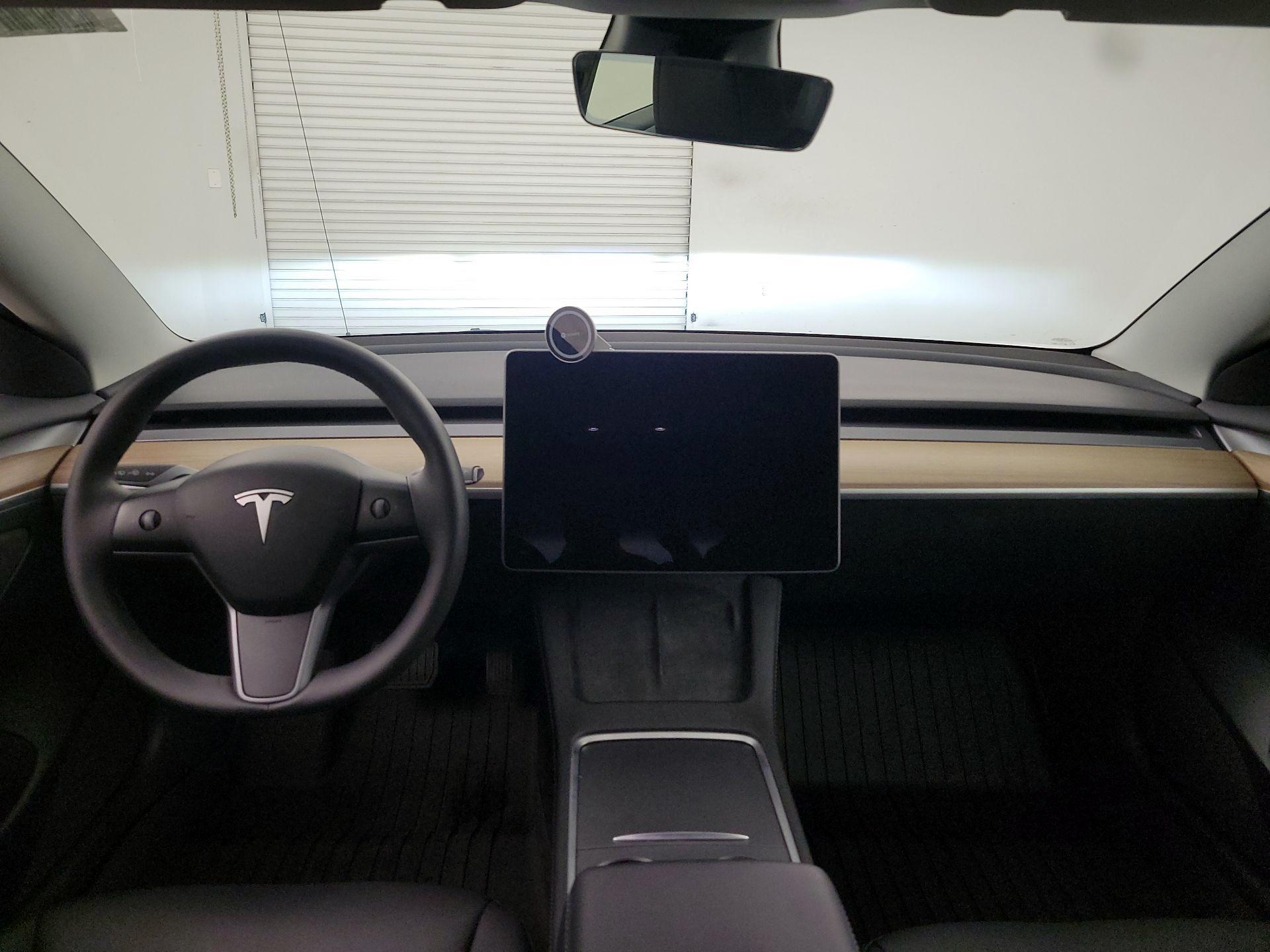 Thumbnail: 2023 Tesla Model 3 - 9