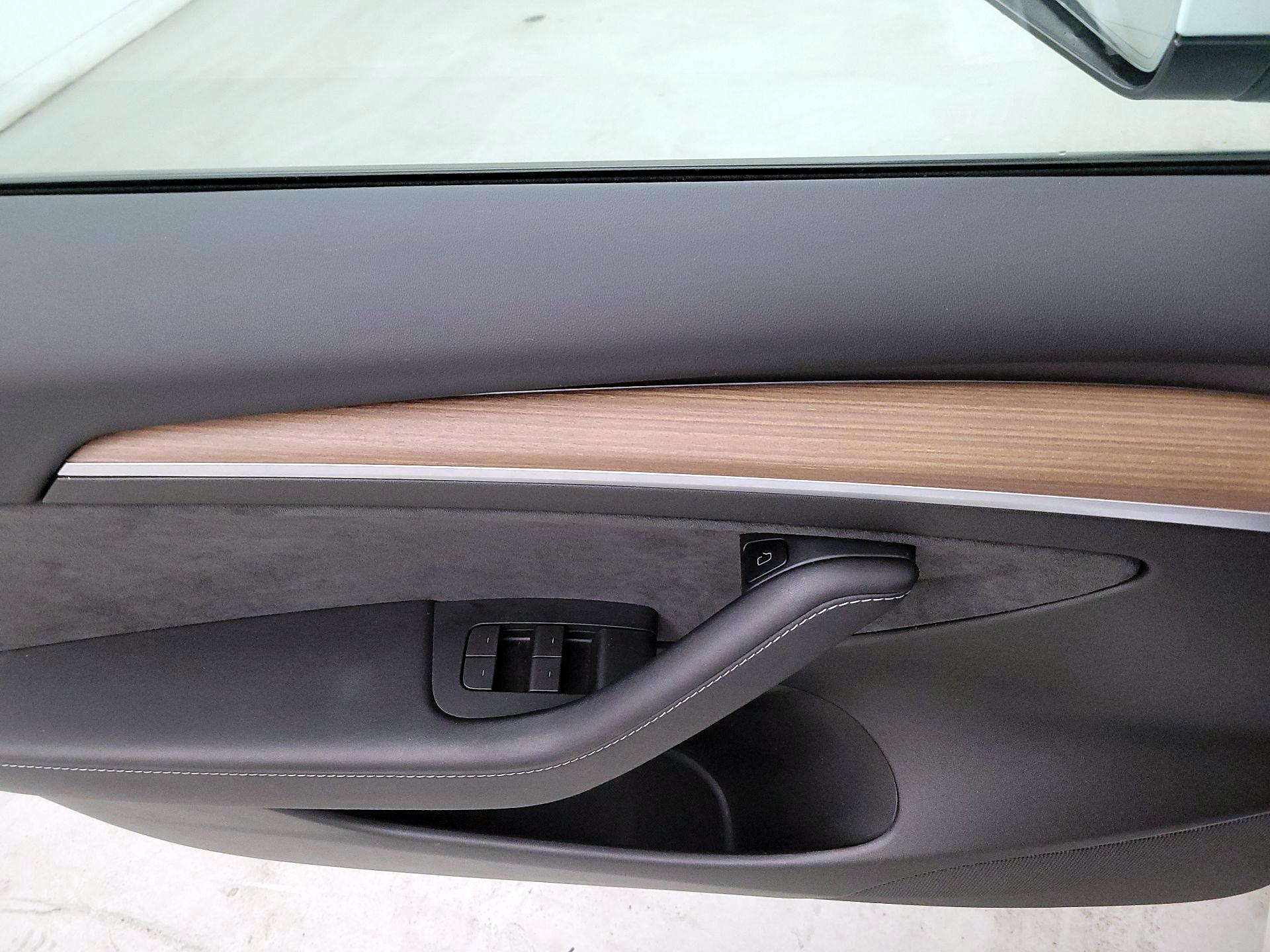 Thumbnail: 2023 Tesla Model 3 - 12